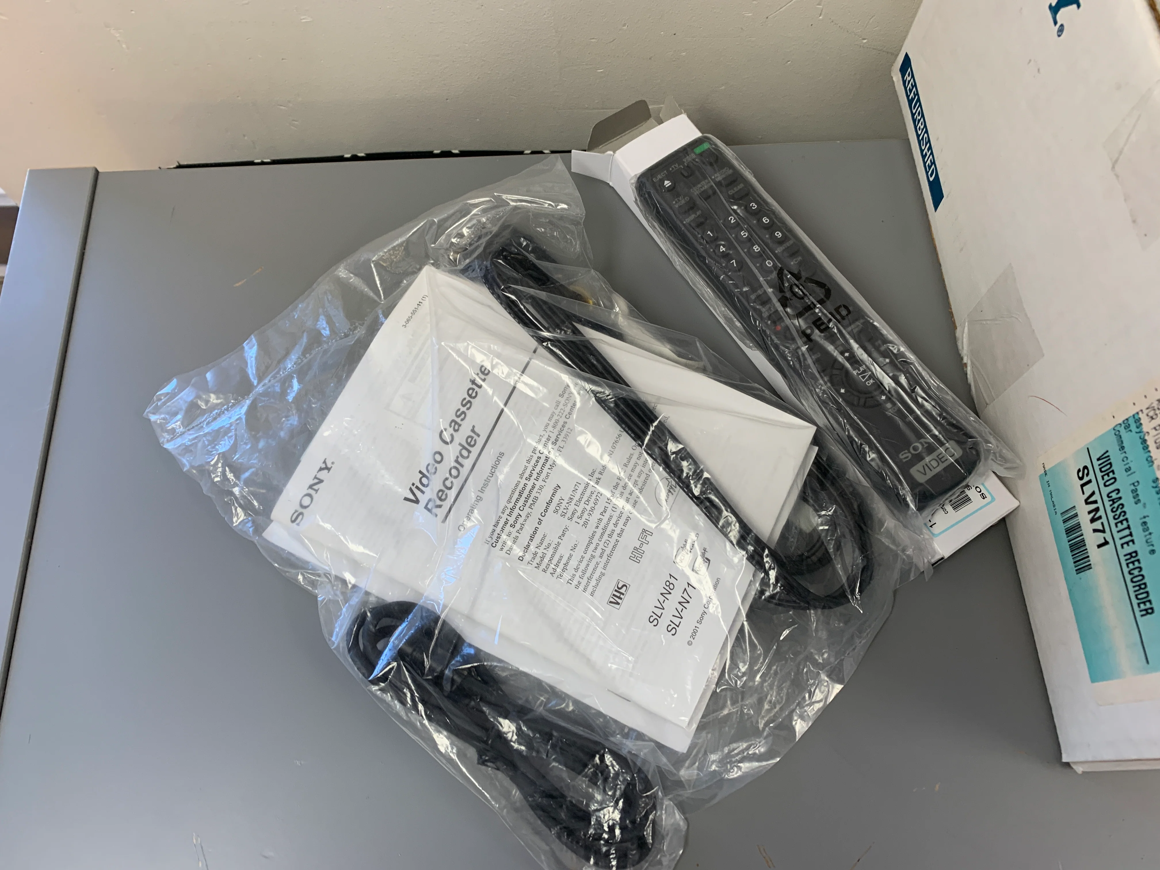 Sony SLV-N71 Video cassette Recorder * Box * Manual * remote * cables - Image 7