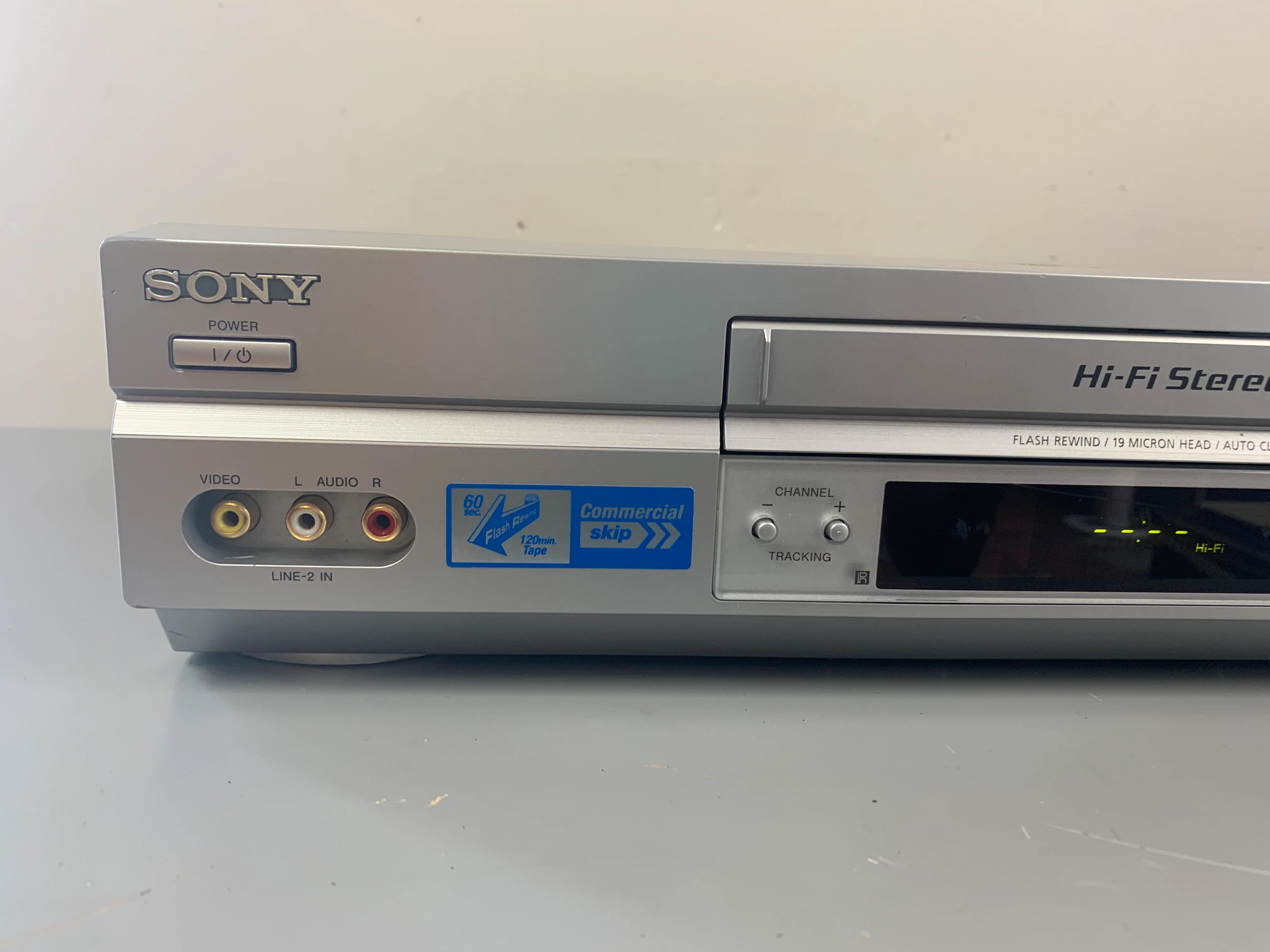 Sony Hi-Fi SLV-N750 VCR - Image 2