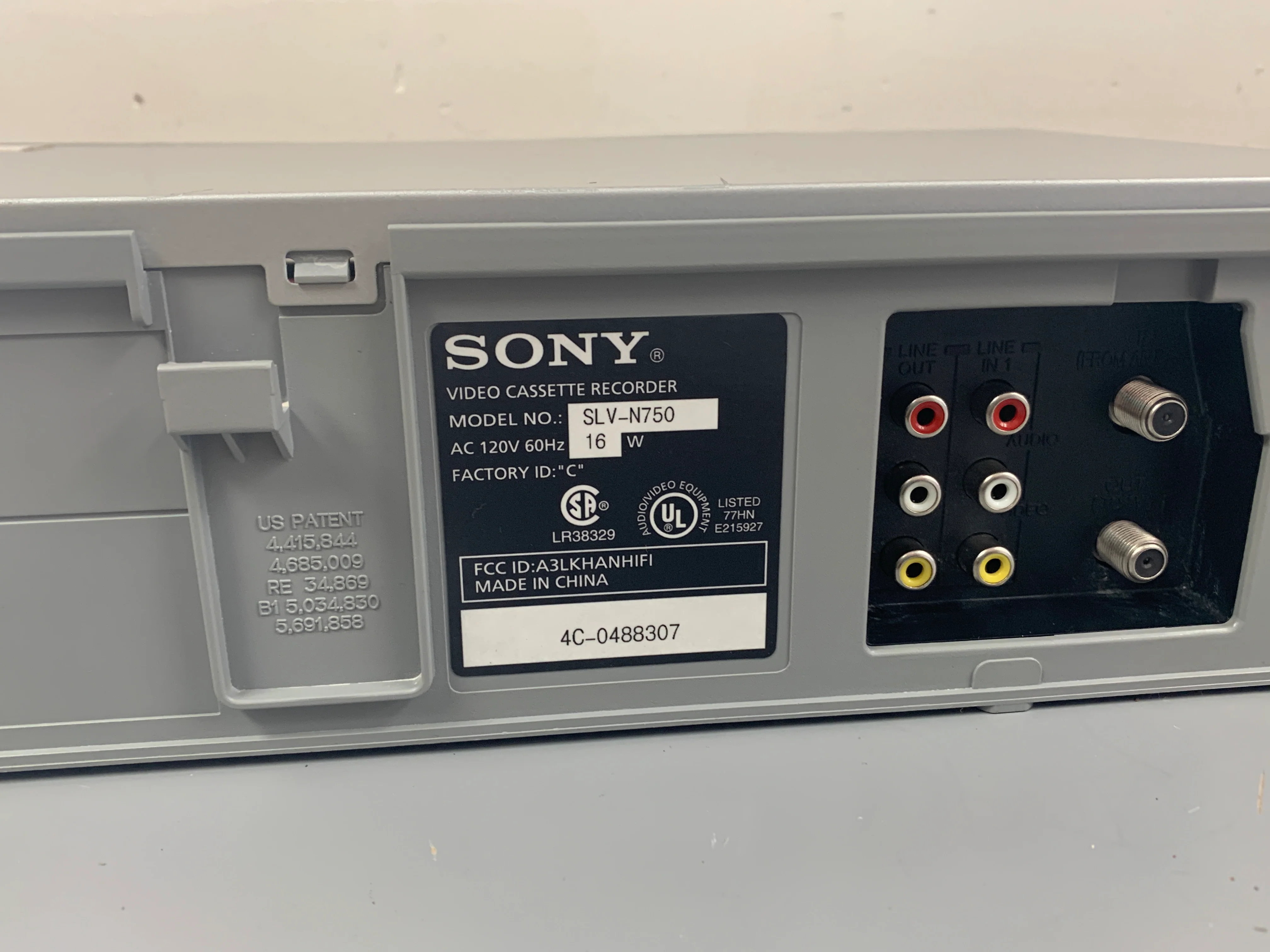 Sony Hi-Fi SLV-N750 VCR - Image 8