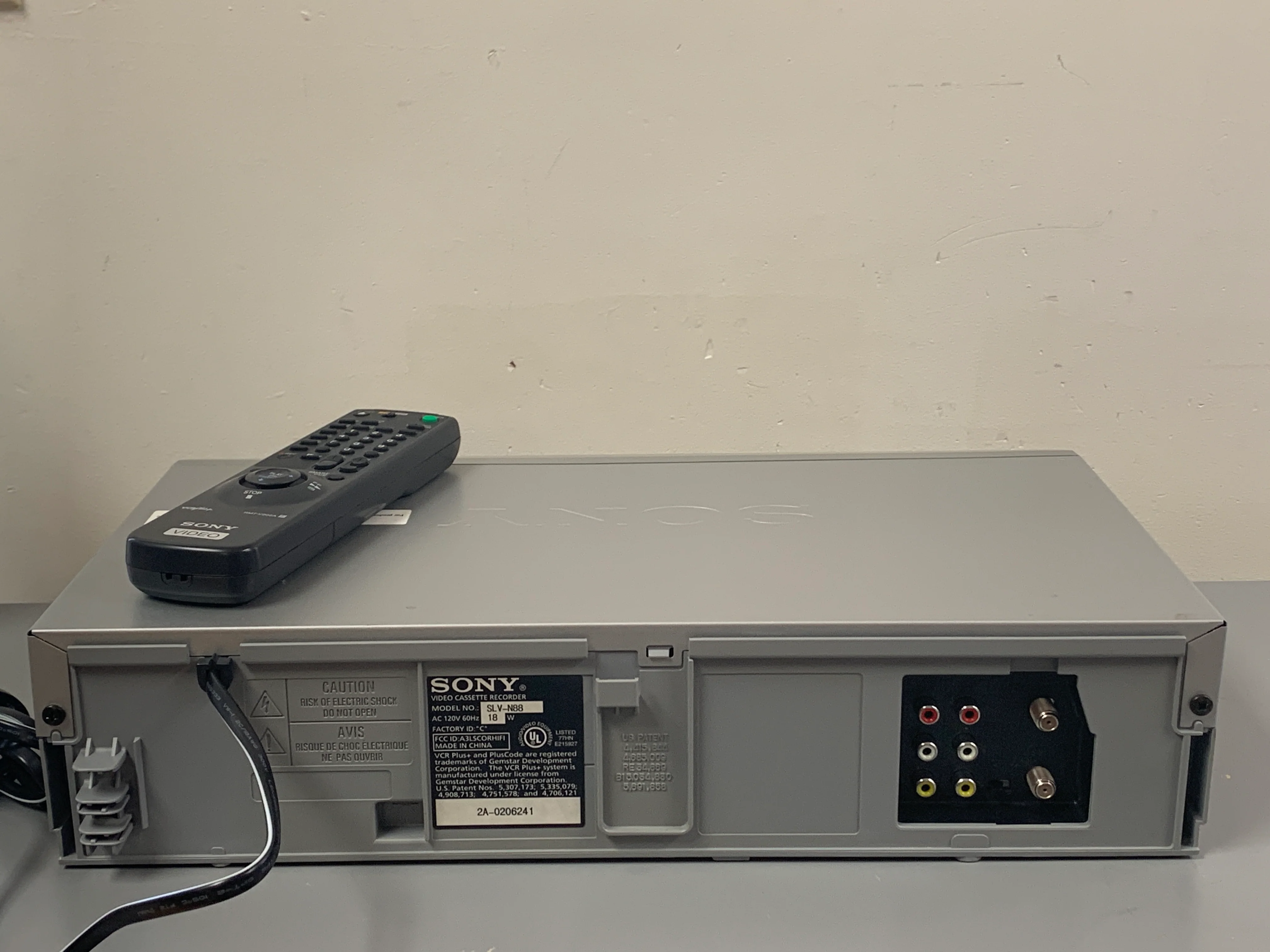 Sony SLV-N88 VCR * Remote - Image 10