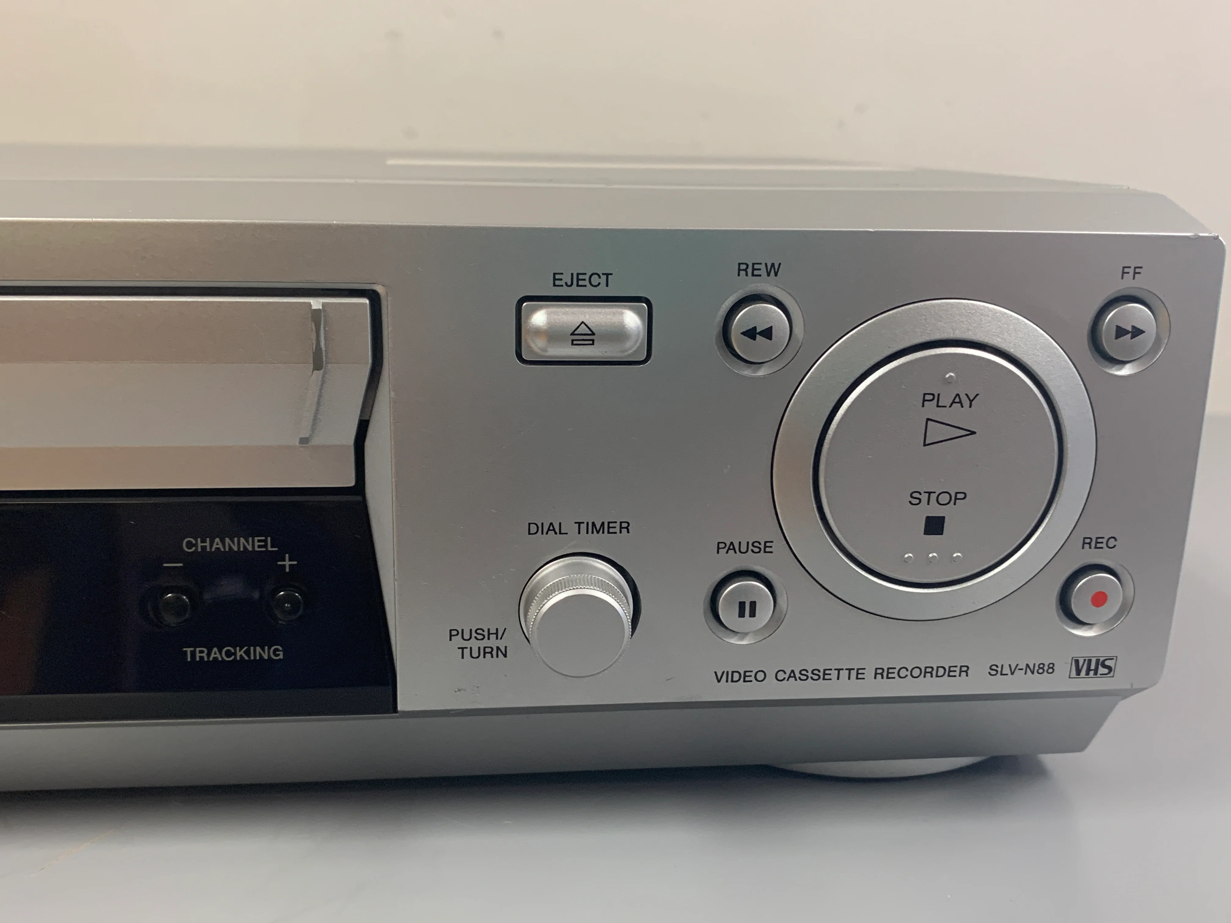 Sony SLV-N88 VCR * Remote - Image 4
