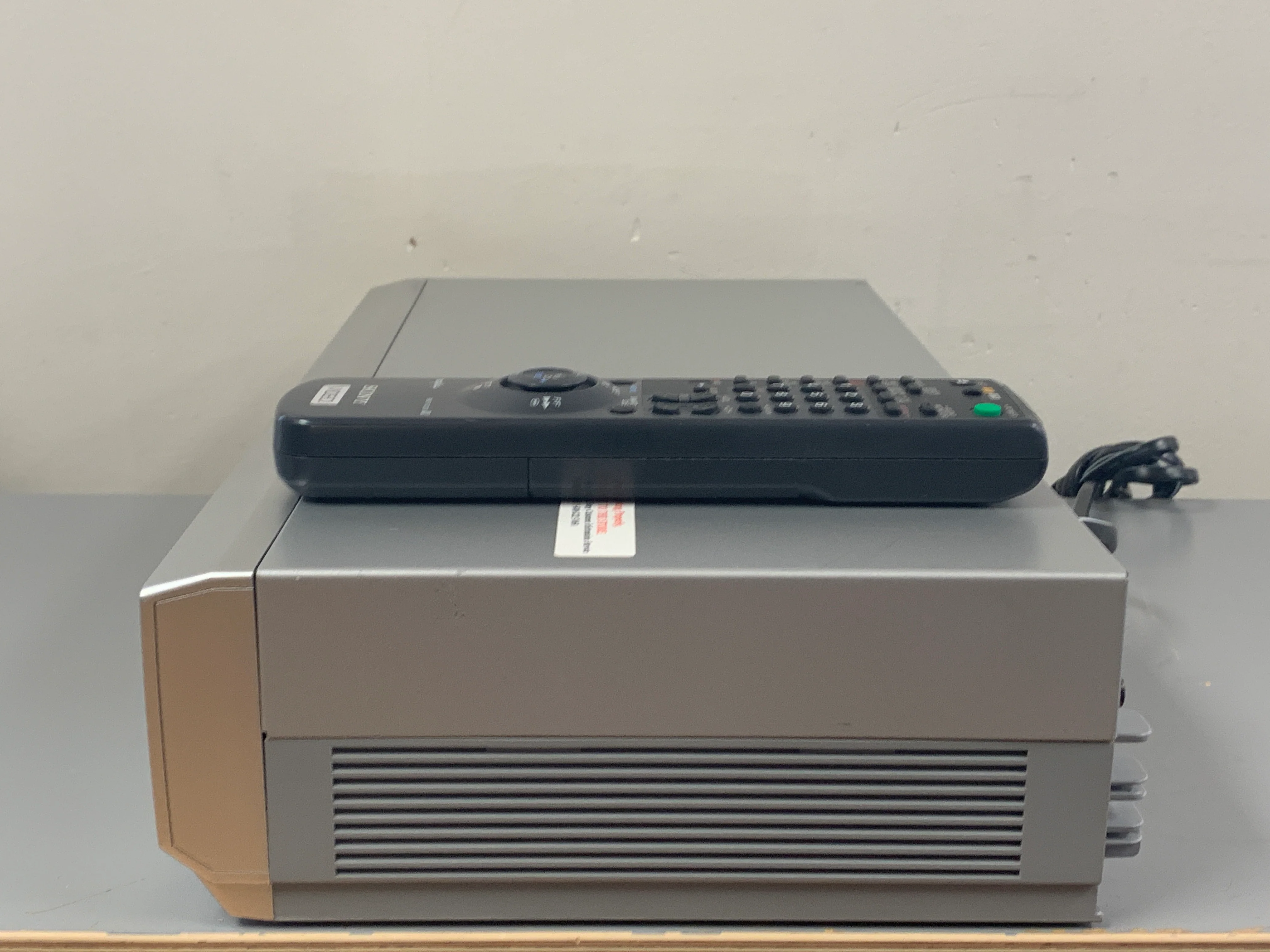Sony SLV-N88 VCR * Remote - Image 7