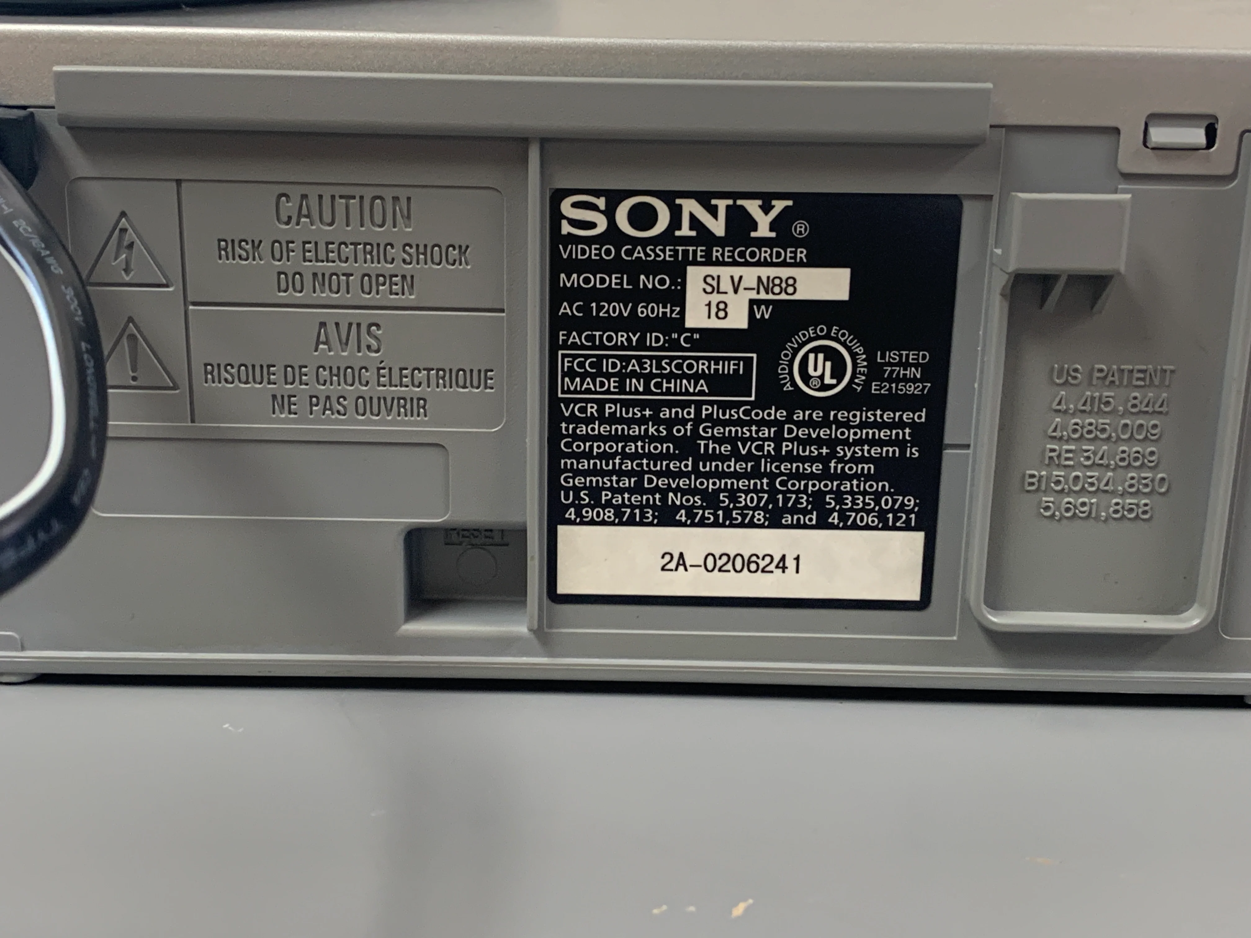 Sony SLV-N88 VCR * Remote - Image 9