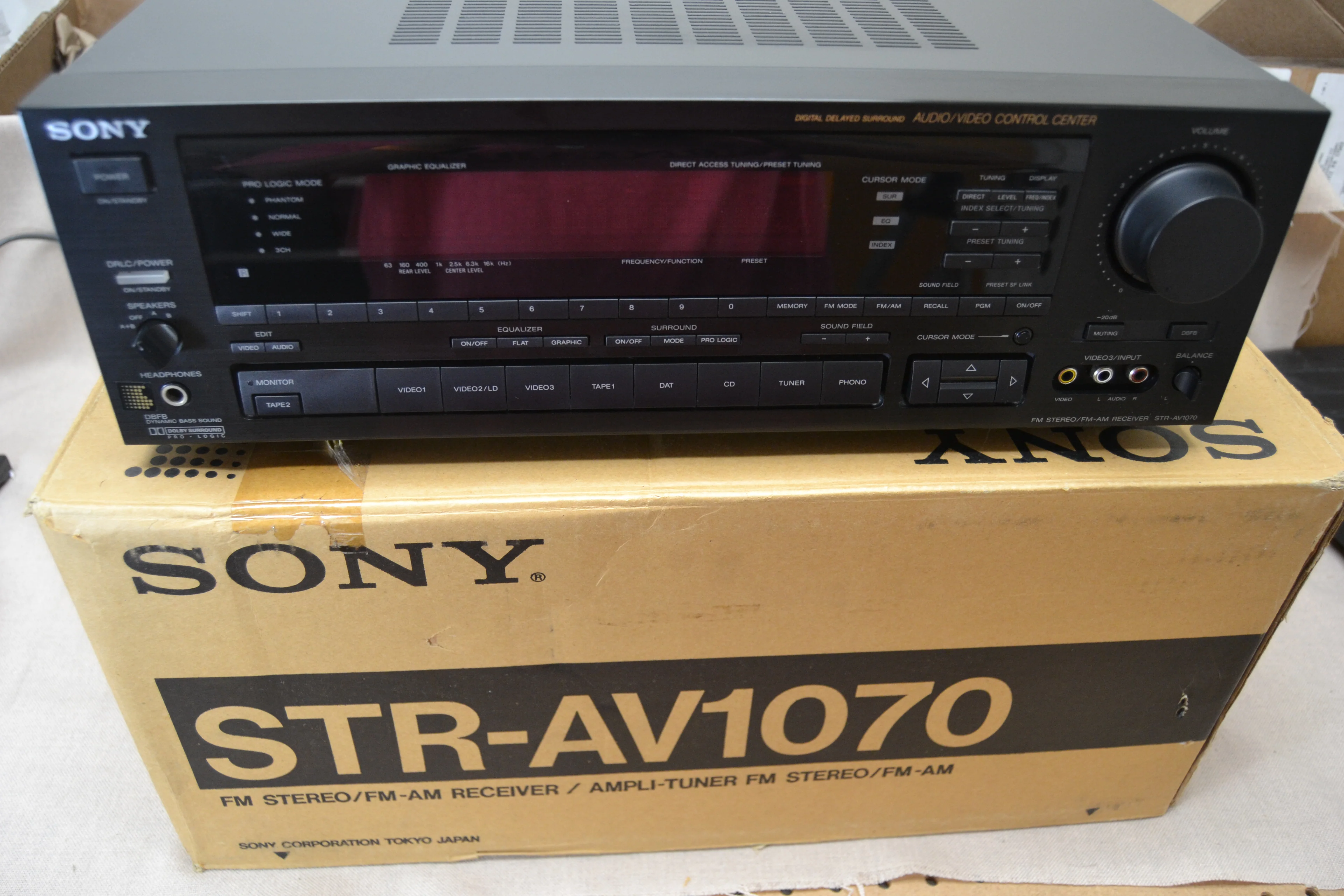 Sony STR-AV1070 Stereo Receiver * Remote * Box * 120W RMS