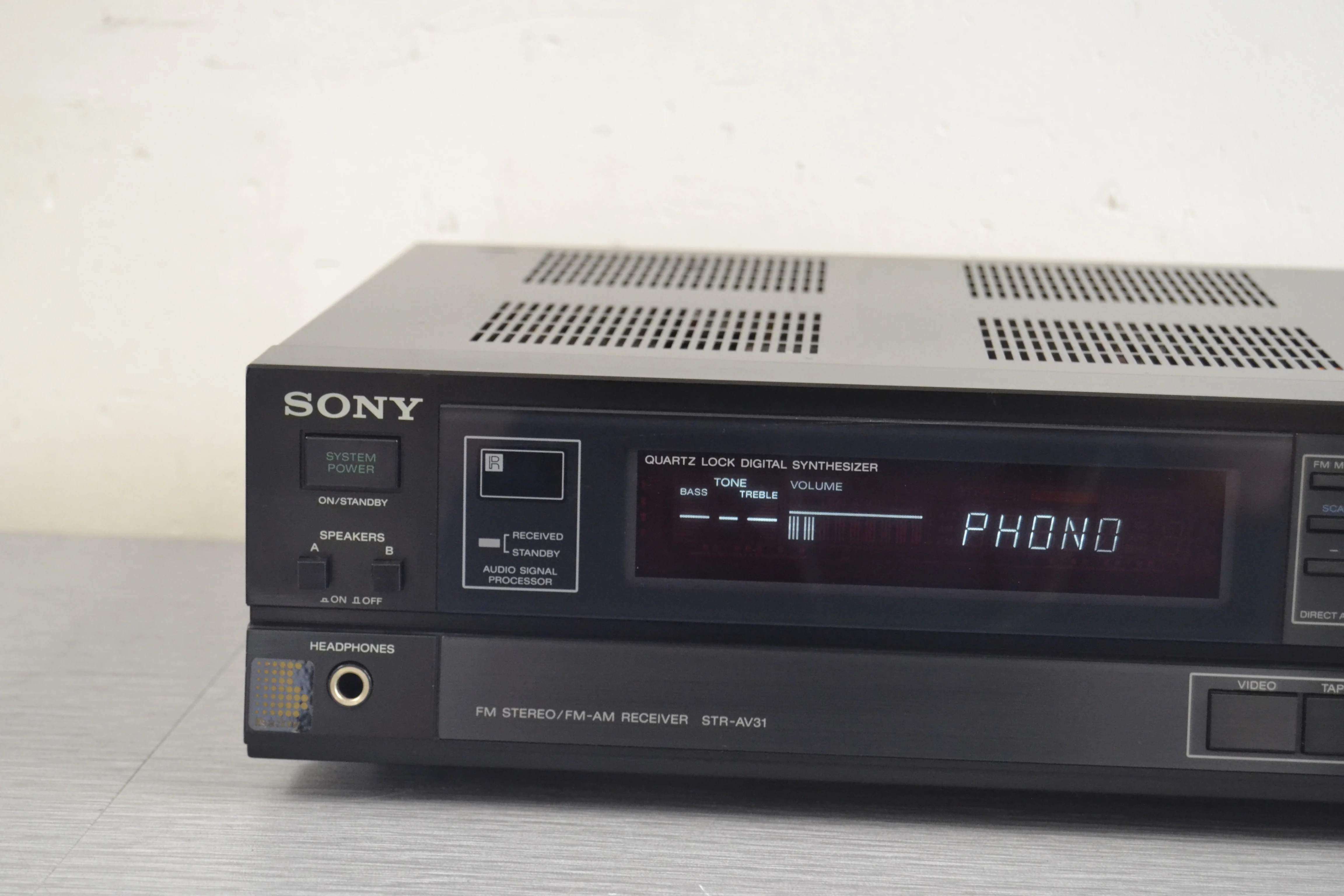 Sony STR-AV31 Stereo Receiver - Image 2