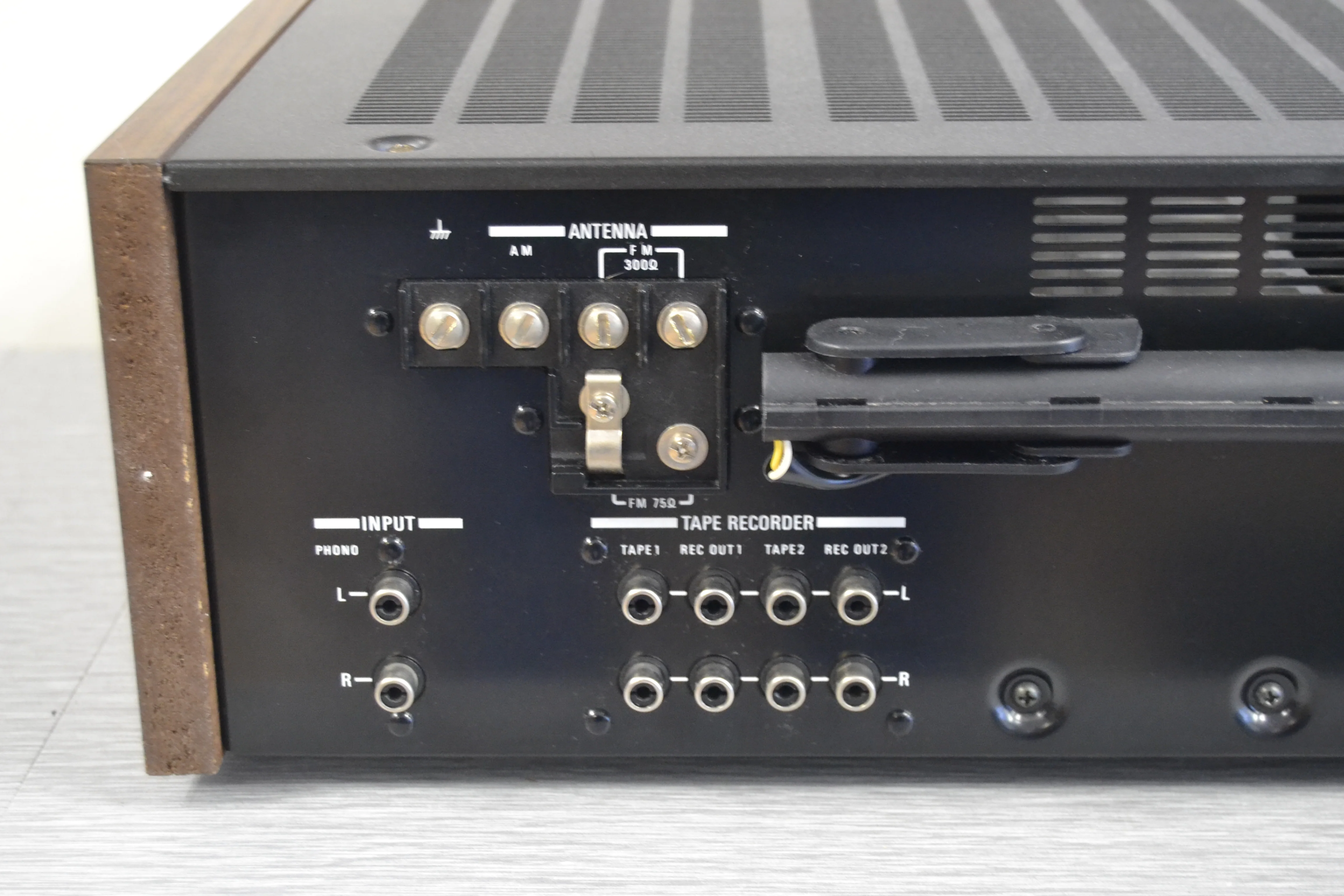 Sony STR-V3 Stereo Receiver * 35W RMS * 1978 - Image 9