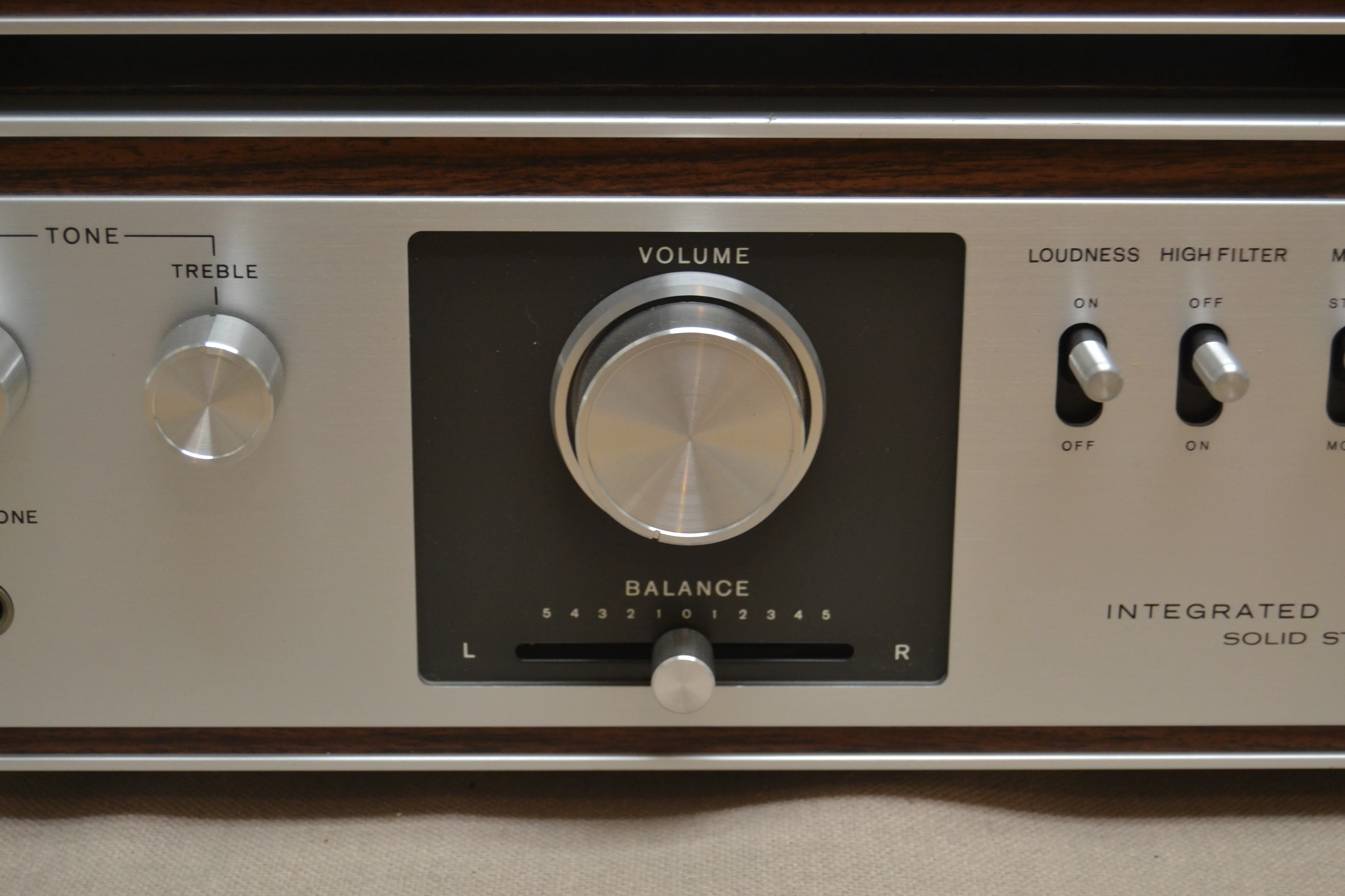 Sony TA-1010 Integrated Amplifier & Sony ST-5600 Stereo Tuner - Image 6