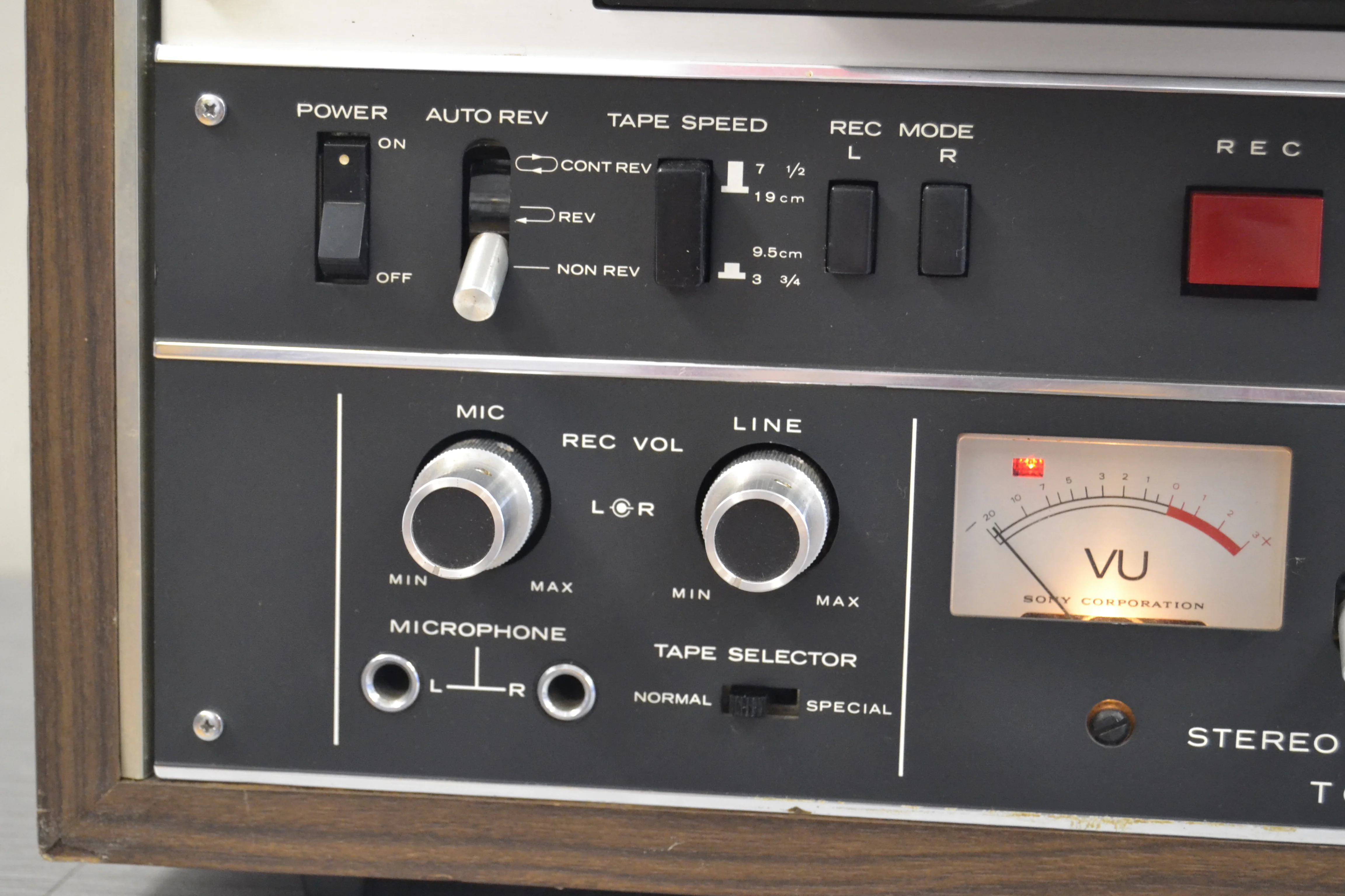 Sony TC-651 Reel to Reel Recorder 3 Heads - Image 2