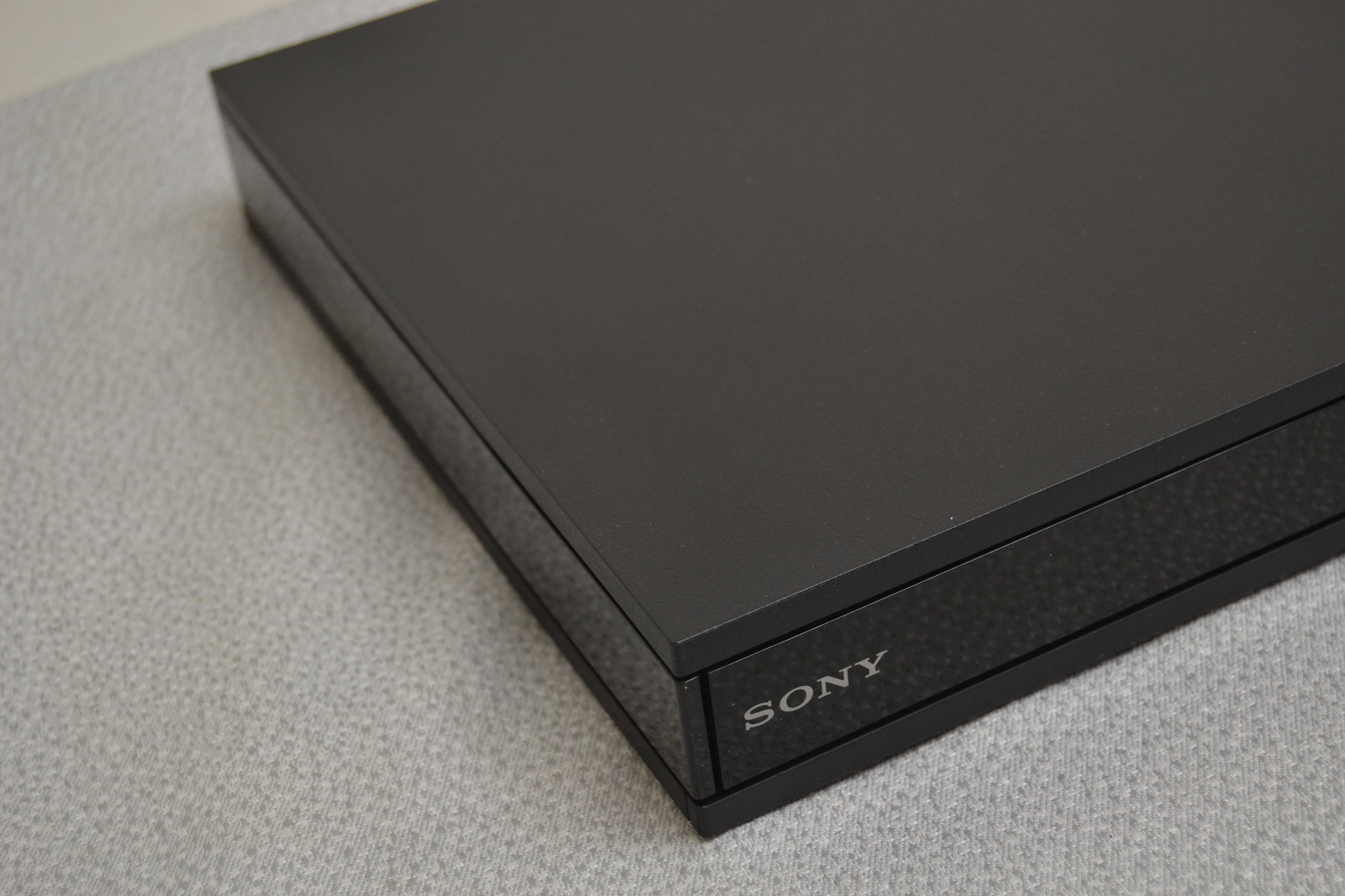 Sony UBP-X800 4K Ultra HD Blu-ray player with Wi-Fi® and Bluetooth® - Image 6