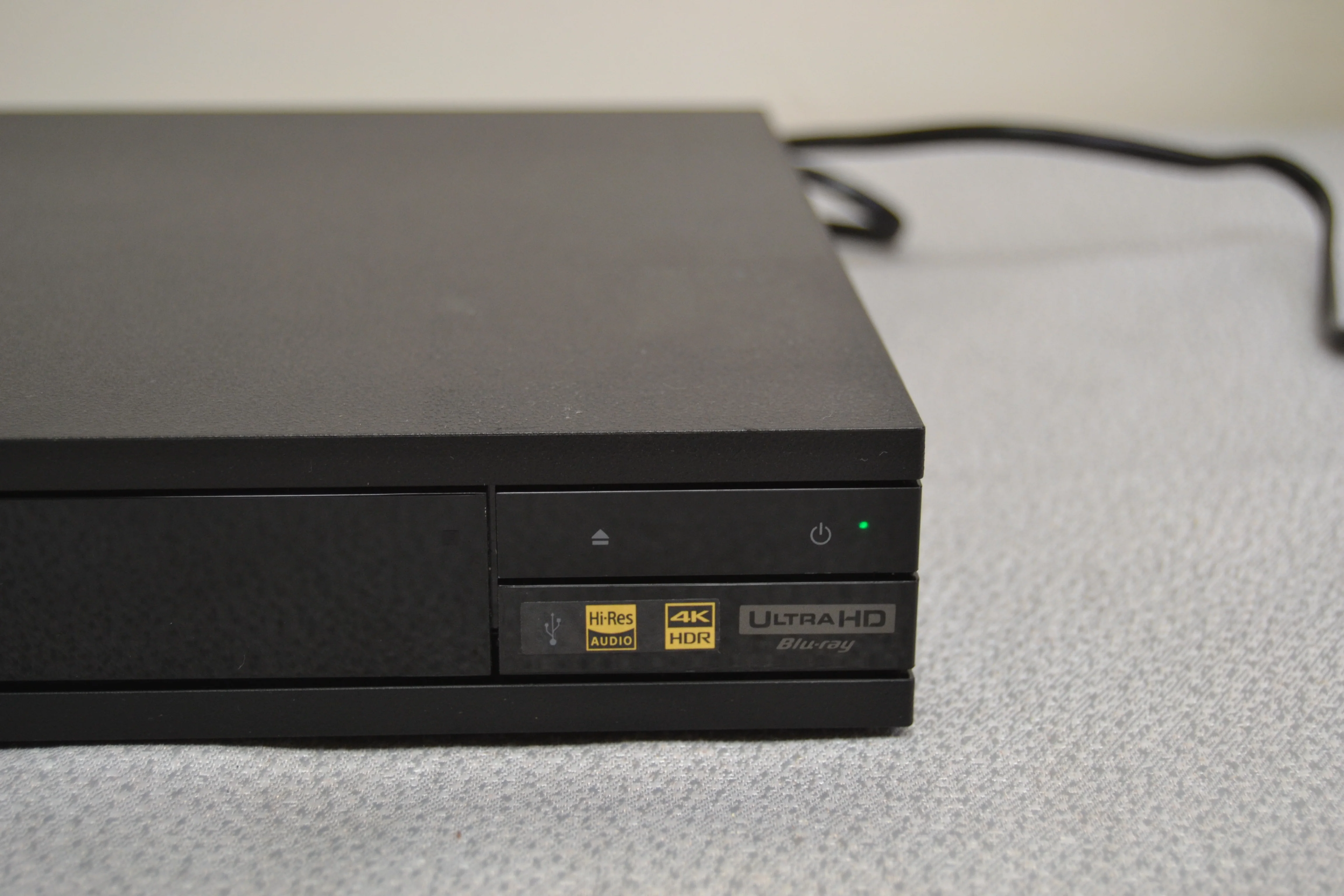 Sony UBP-X800M2 4K Ultra HD Blu-ray player with Wi-Fi® and Bluetooth® * Remote * Manual - Image 10