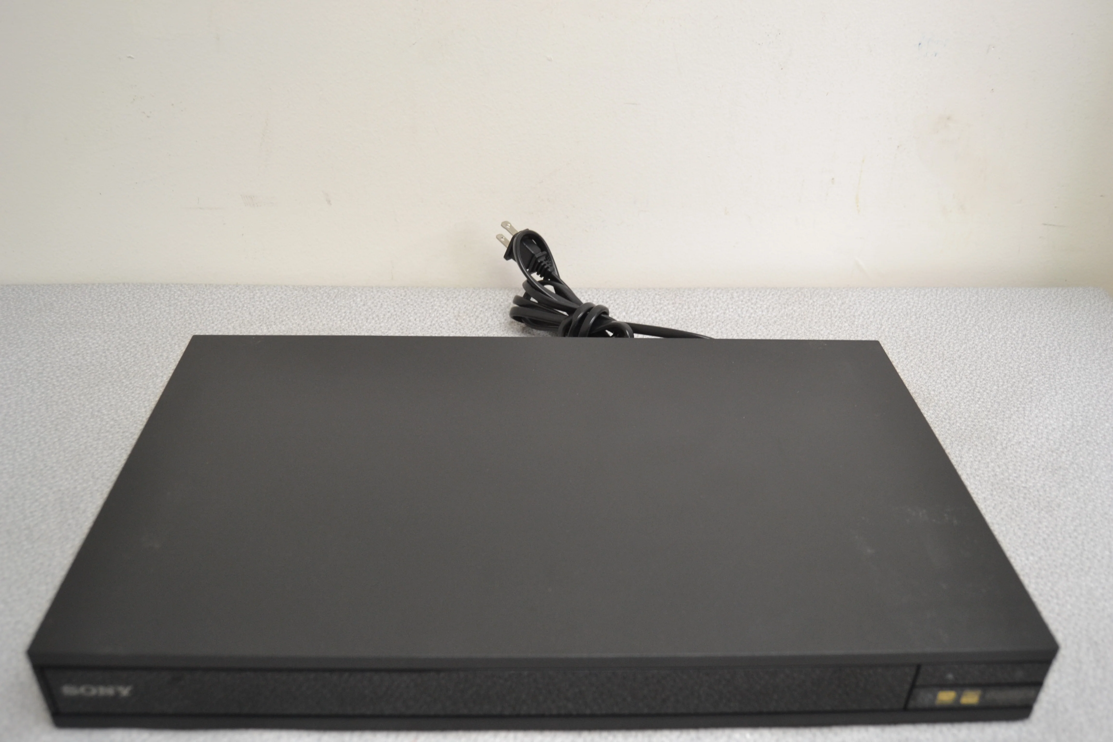 Sony UBP-X800M2 4K Ultra HD Blu-ray player with Wi-Fi® and Bluetooth® * Remote * Manual - Image 4