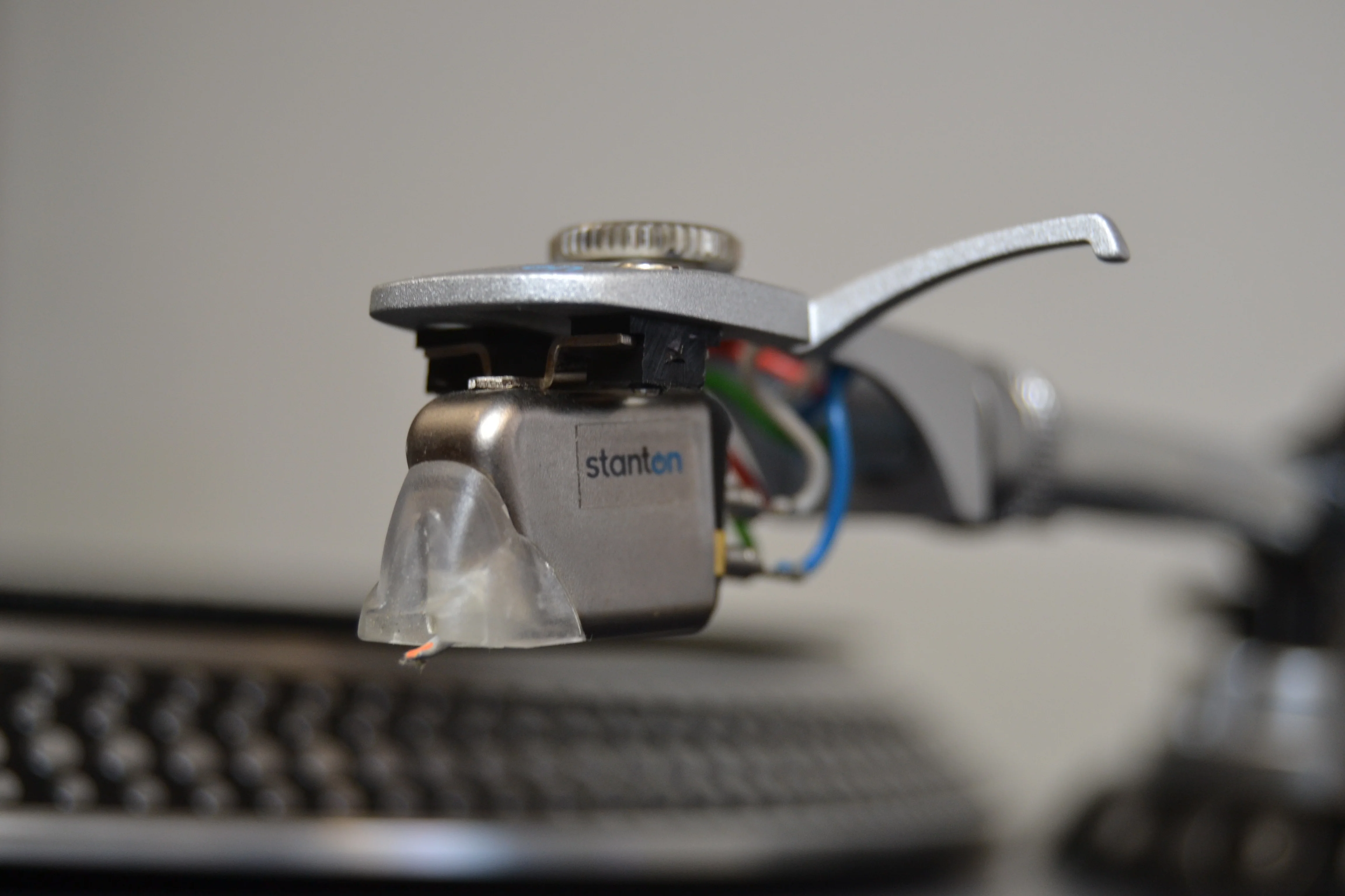 Stanton STR8.150 Direct Drive DJ Turntable - Image 3