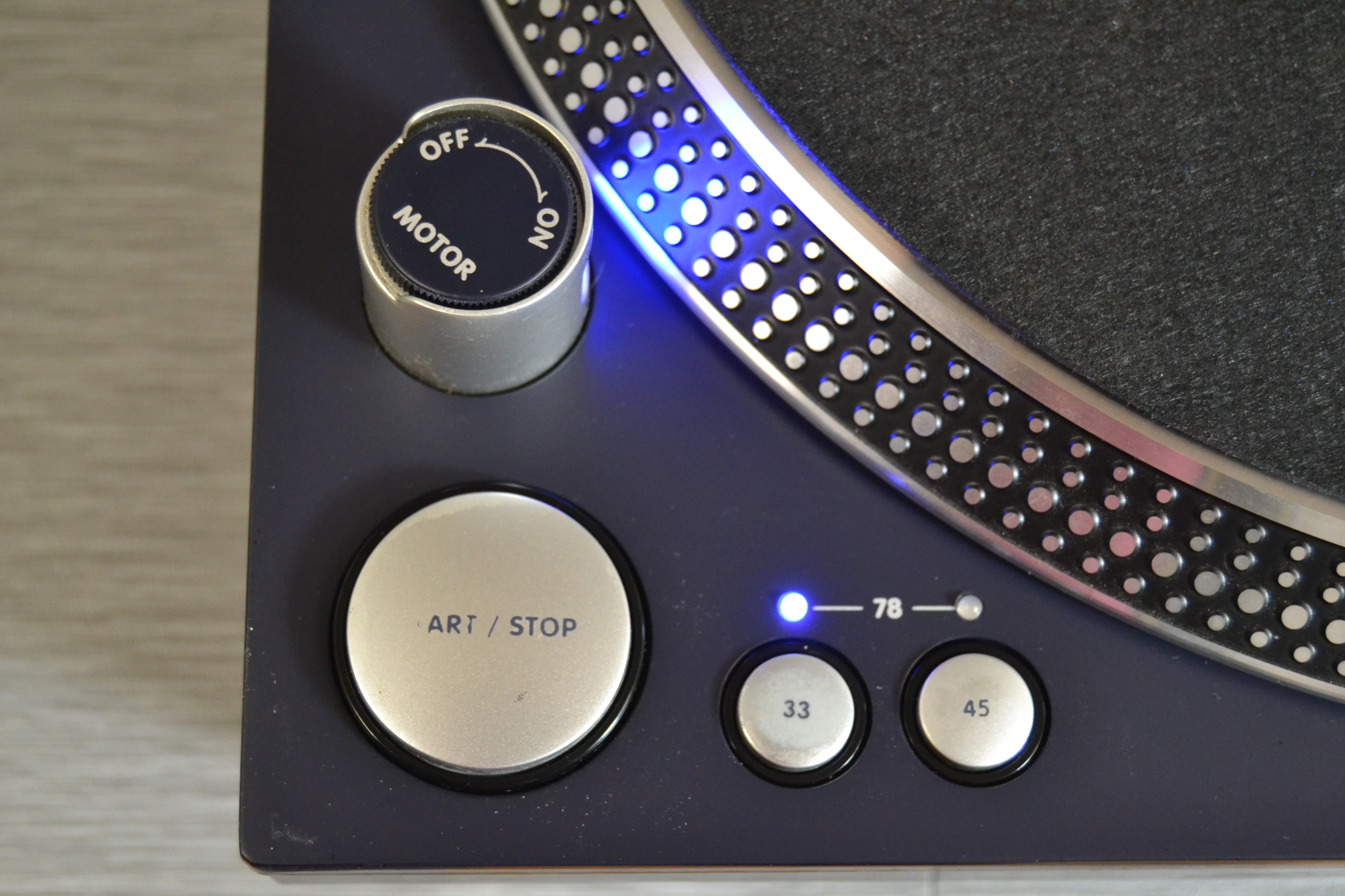 Stanton STR8.150 Direct Drive DJ Turntable - Image 9