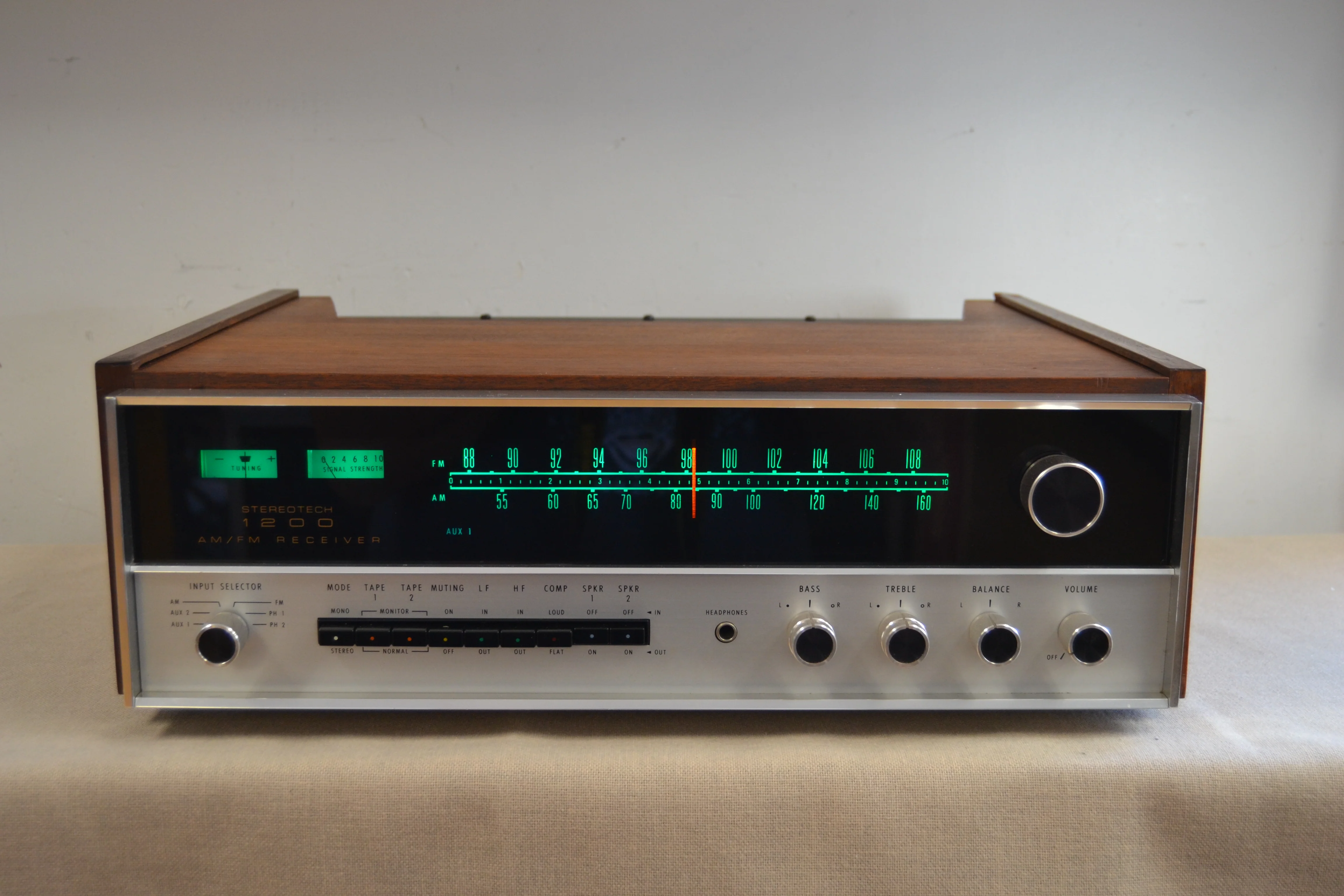 Stereotech by McIntosh Model 1200 Stereo Receiver * 50W RMS * 1973