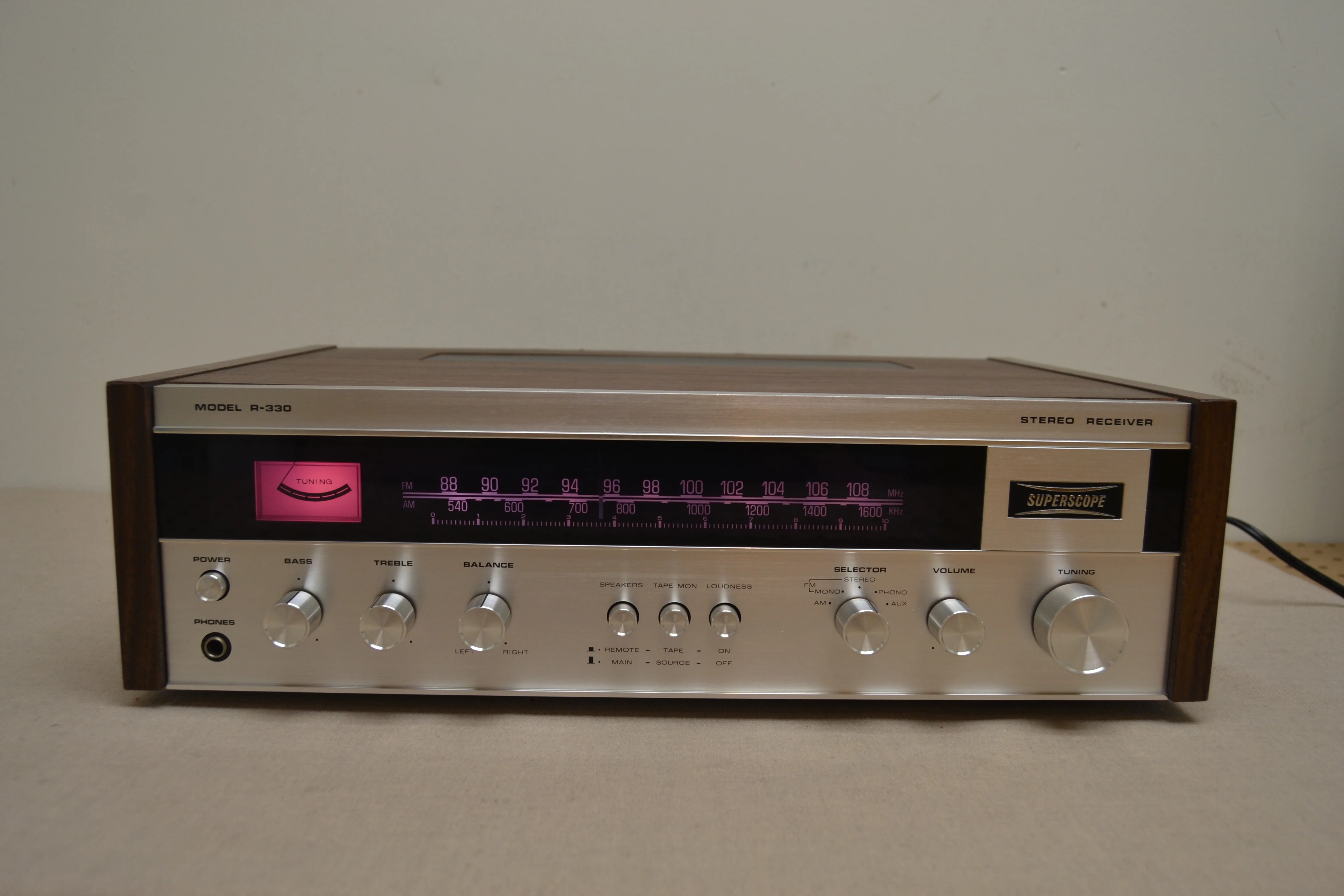 Superscope R-330 Stereo Receiver * 1973 * 7W RMS * Pink Dial