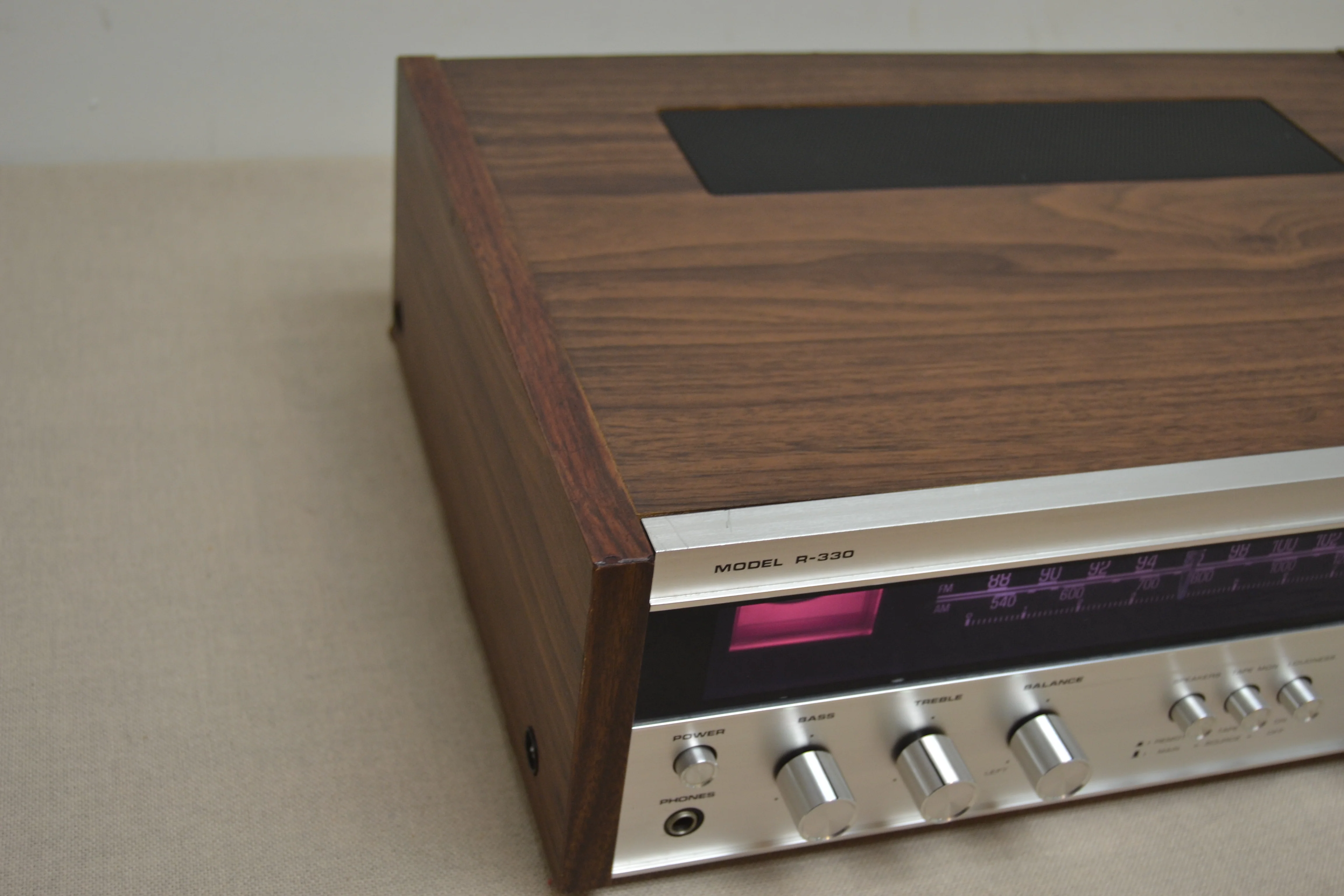 Superscope R-330 Stereo Receiver * 1973 * 7W RMS * Pink Dial - Image 7