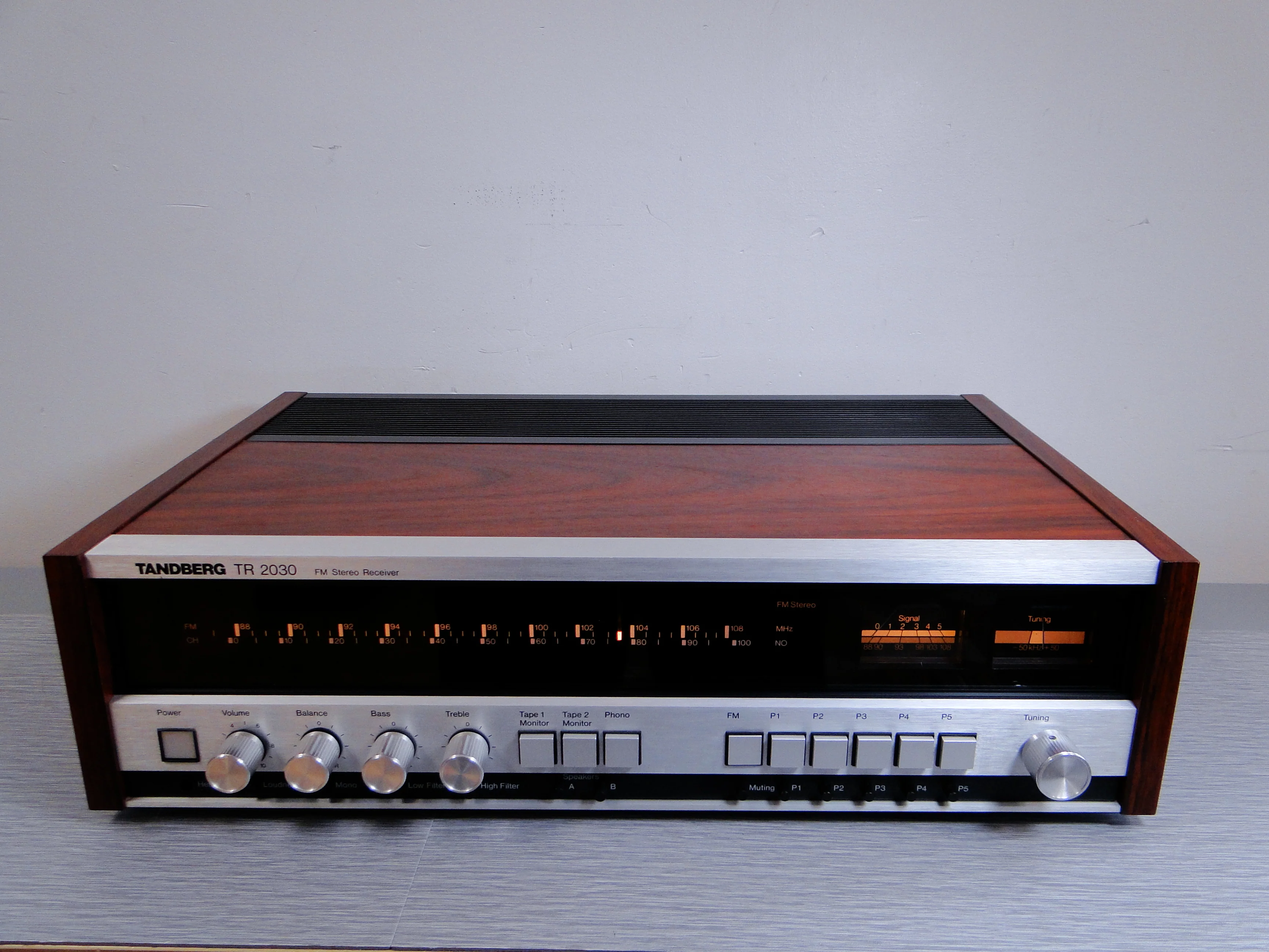 Tandberg TR 2030 Stereo Receiver