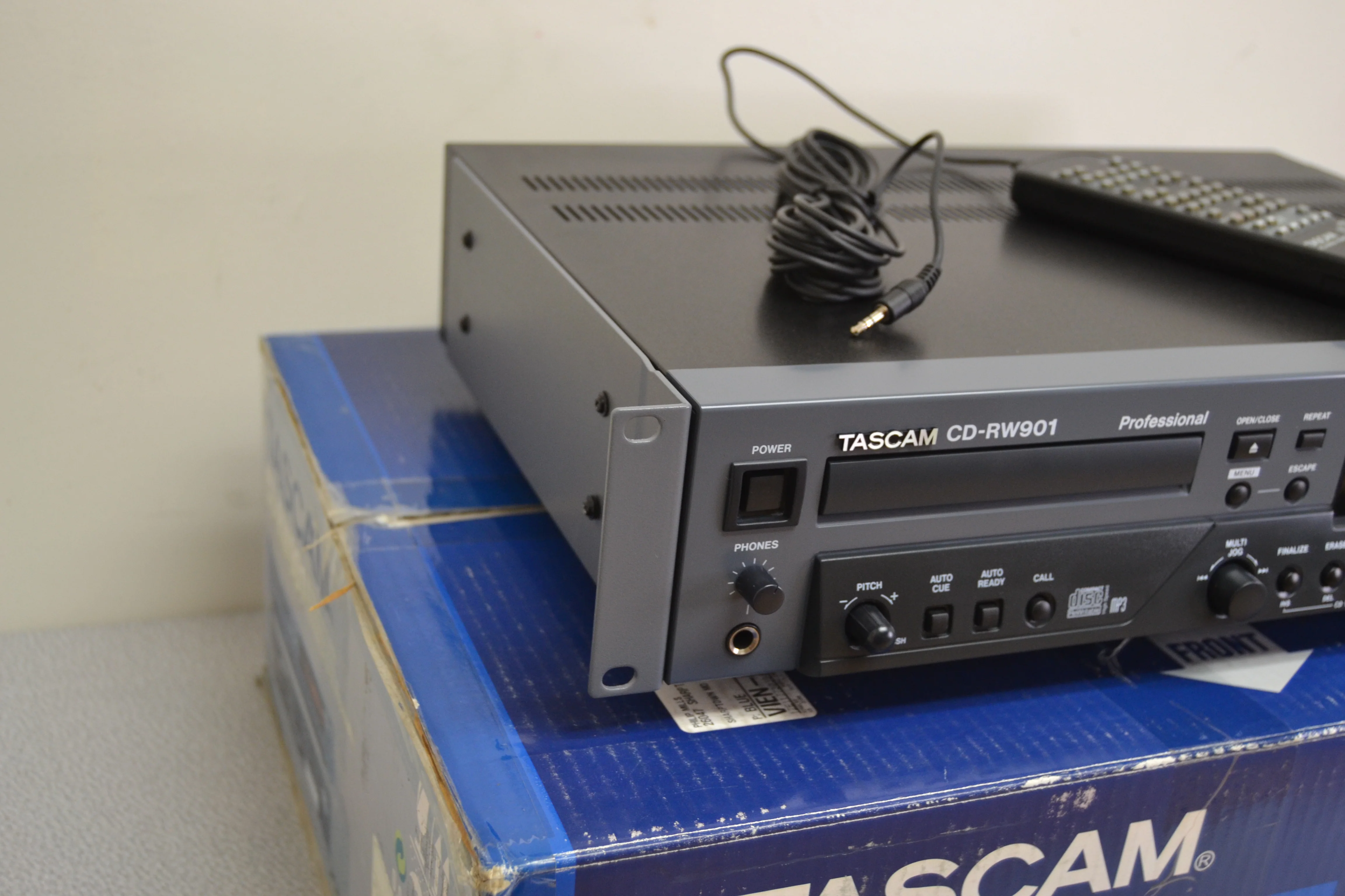 Tascam CD-RW901 CD Recorder/Player * Wired Remote * Box * Printed Manual - Image 10