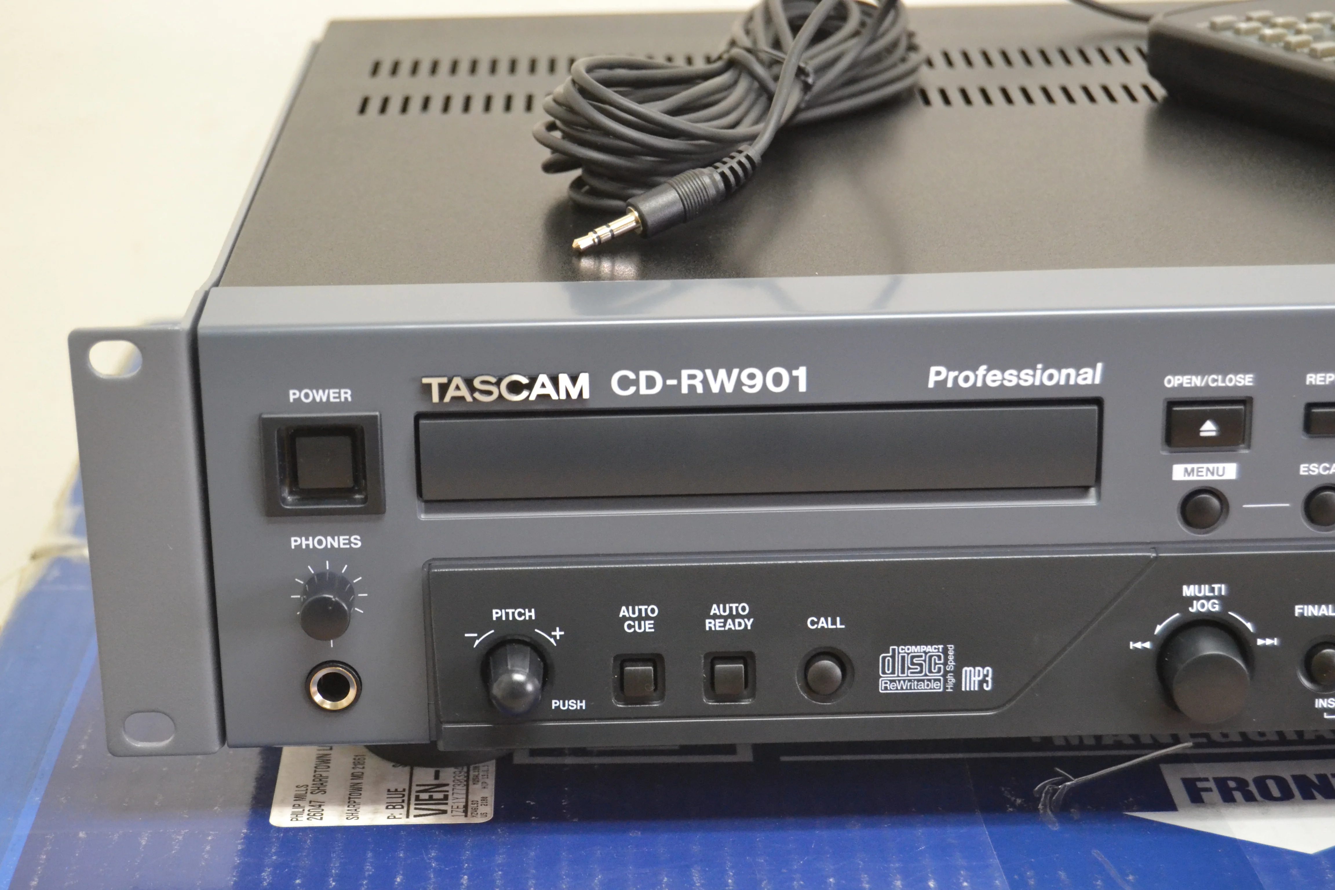 Tascam CD-RW901 CD Recorder/Player * Wired Remote * Box * Printed Manual - Image 3