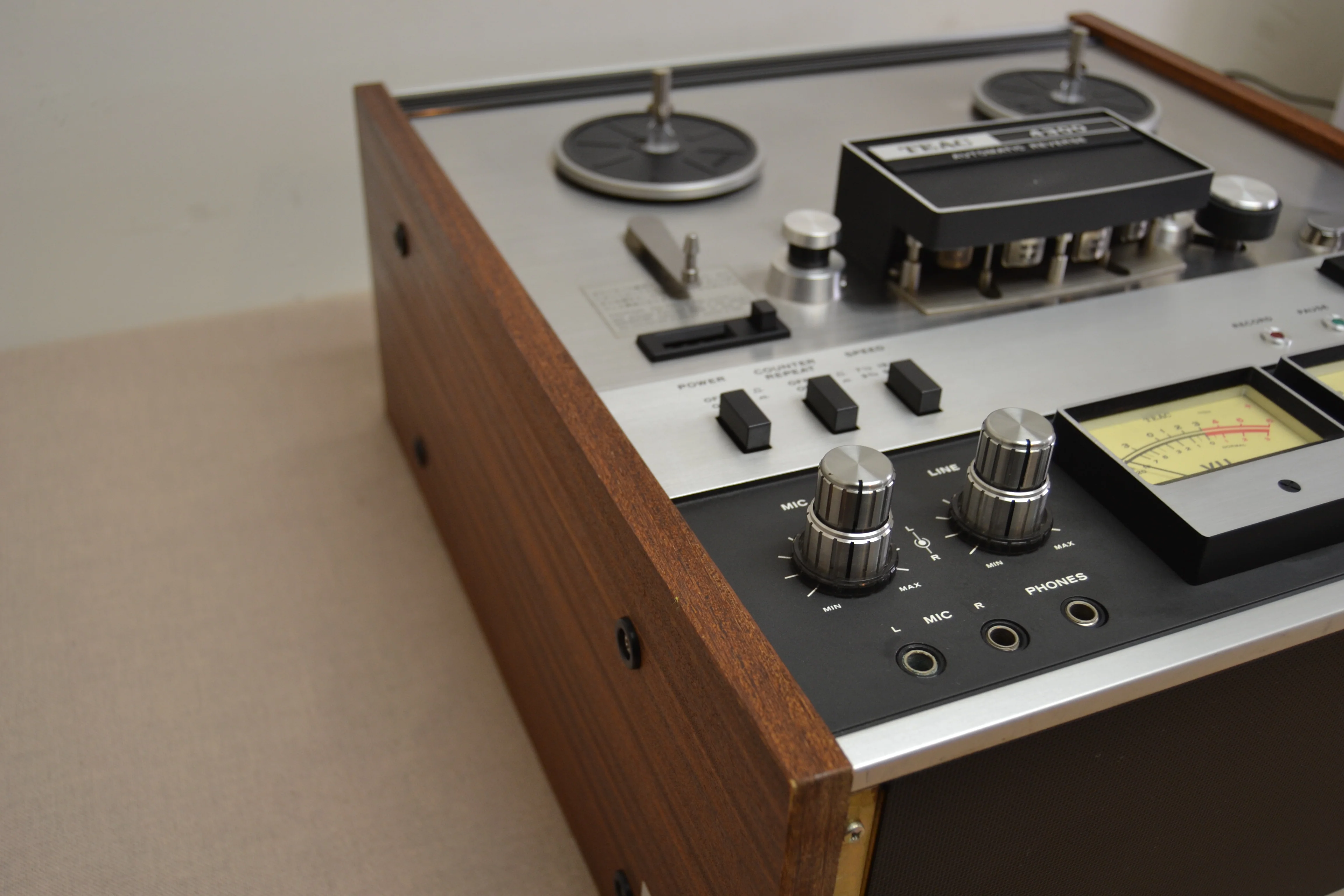 Teac 4300 ( aka A-4300 ) Reel to Reel Tape Recorder * AutoReverse * Fully Serviced * New Belts - Image 13