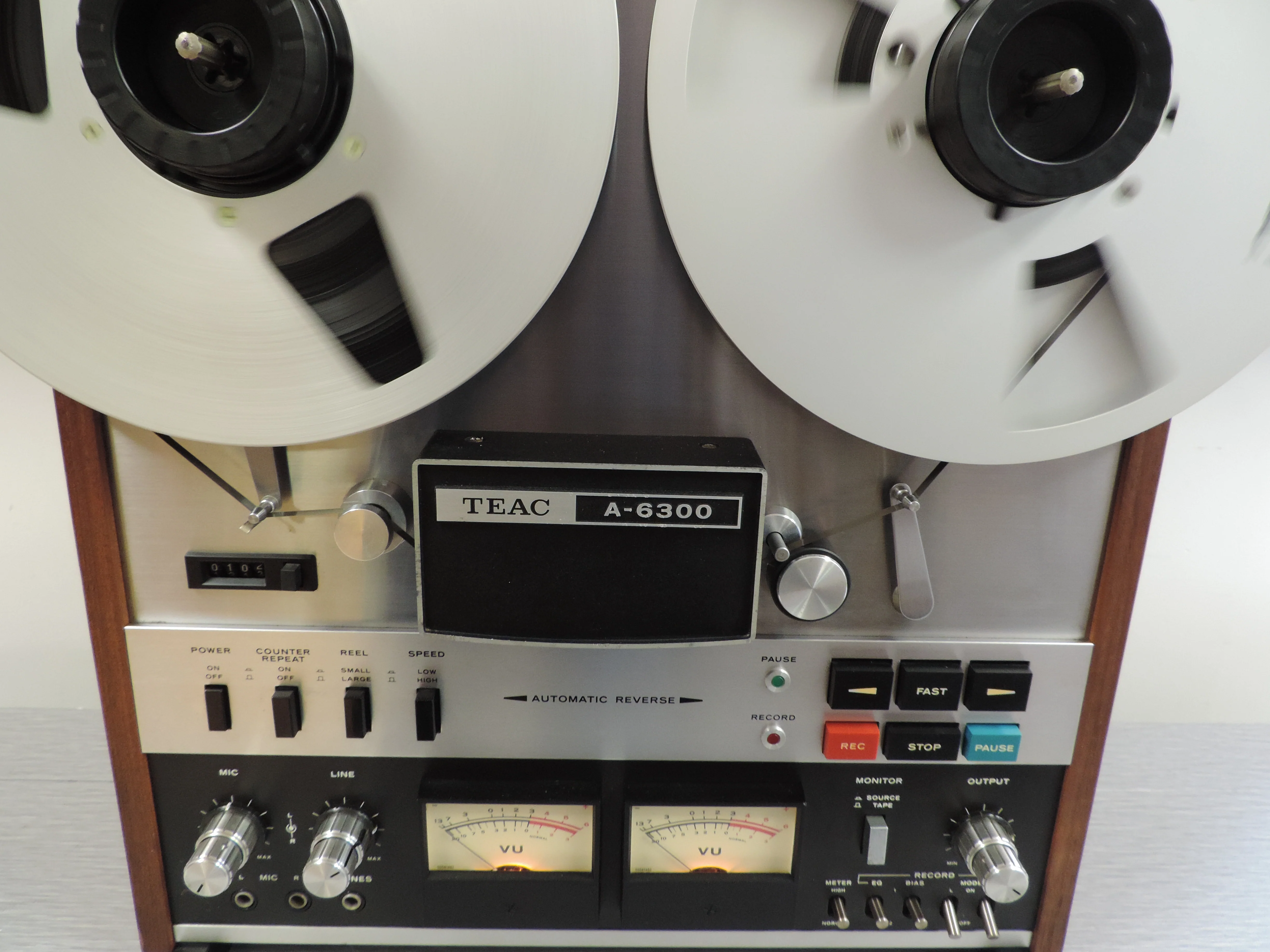 Teac A-6300 Reel to Reel 10 inch Player/Recorder - Image 4