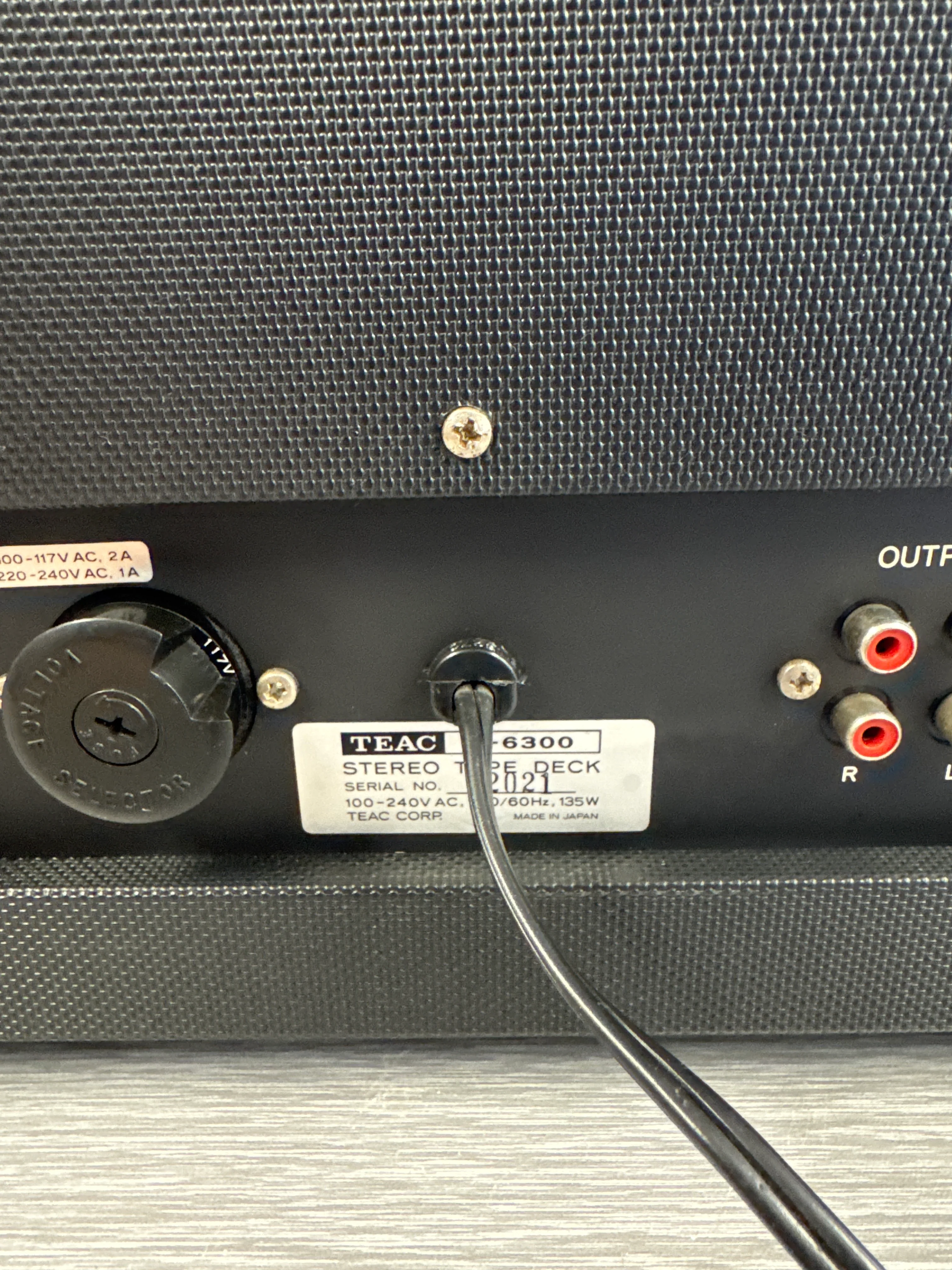 Teac A-6300 Reel to Reel * Hubs & Take-Up reel Included * 1976 - Image 10