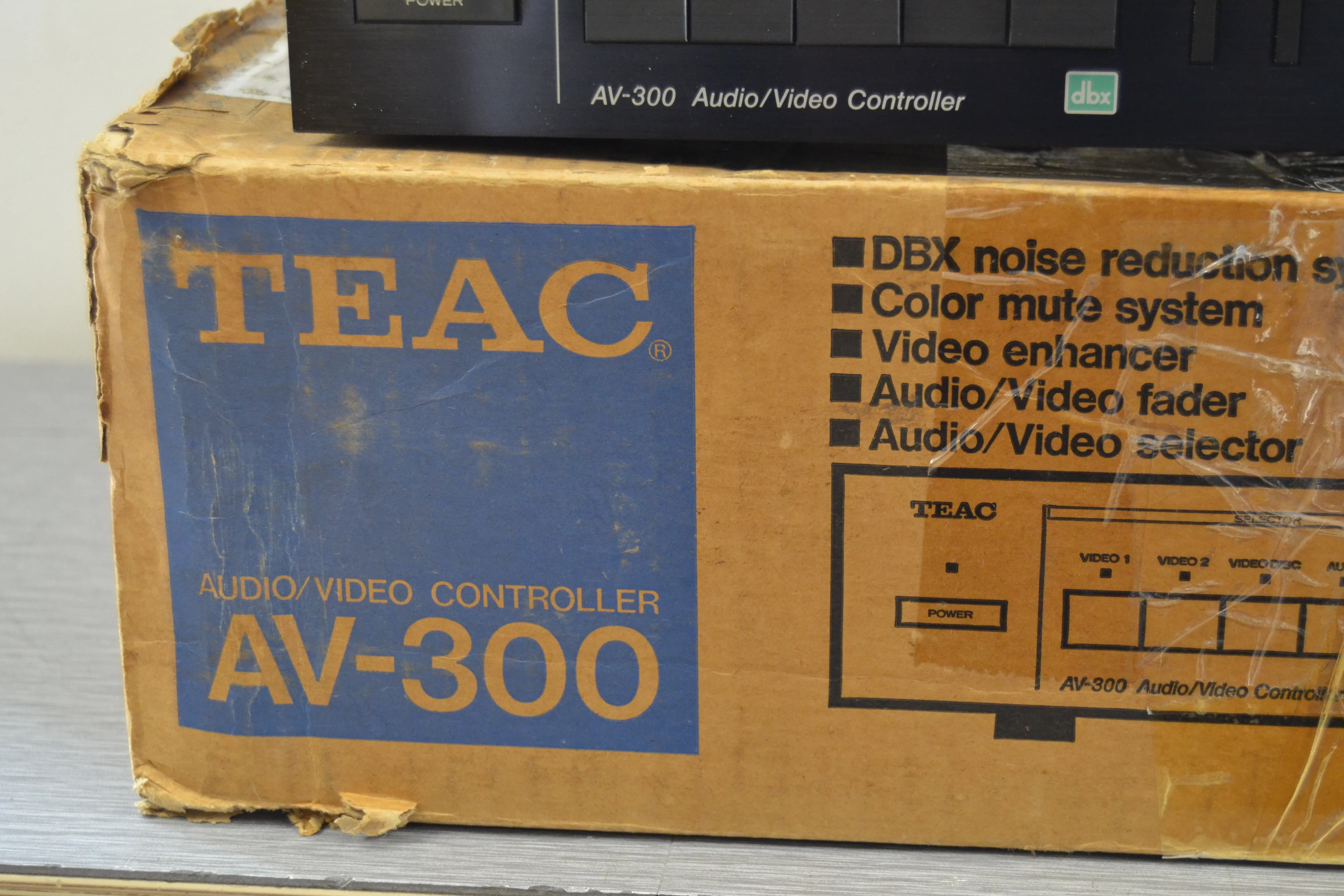 Teac AV-300 Audio-Video Controller - Image 3