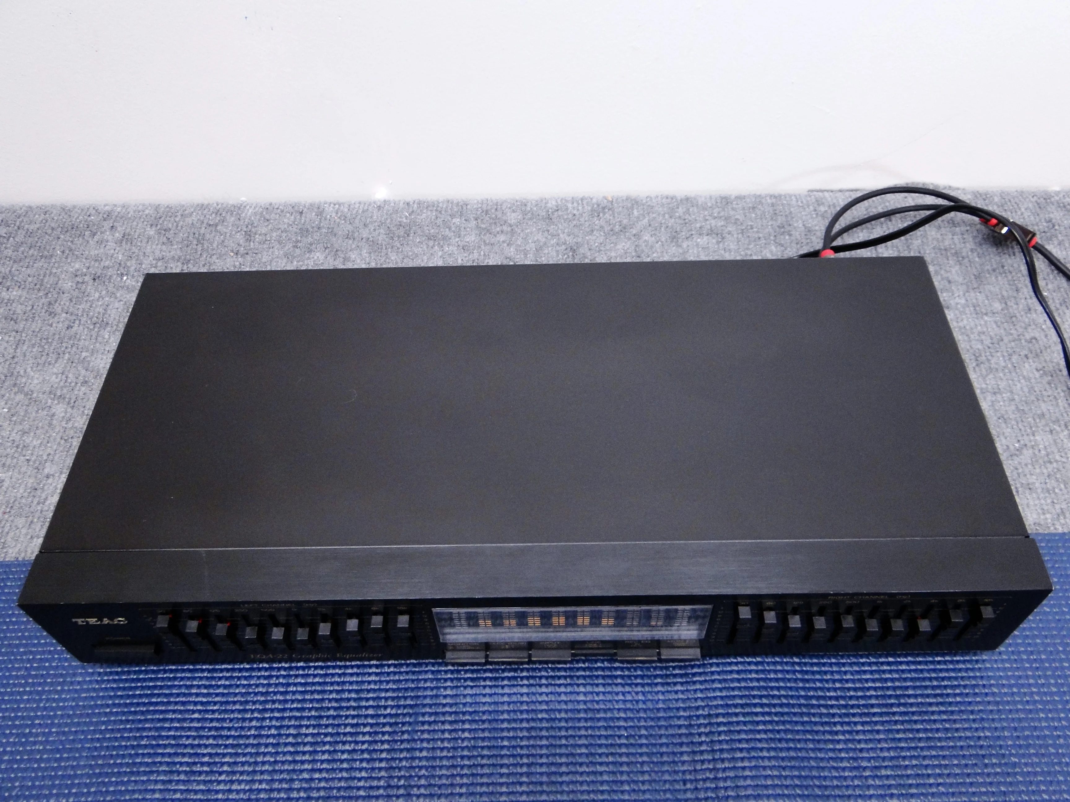 Teac EQA-22 Stereo Graphic Equalizer - Image 6