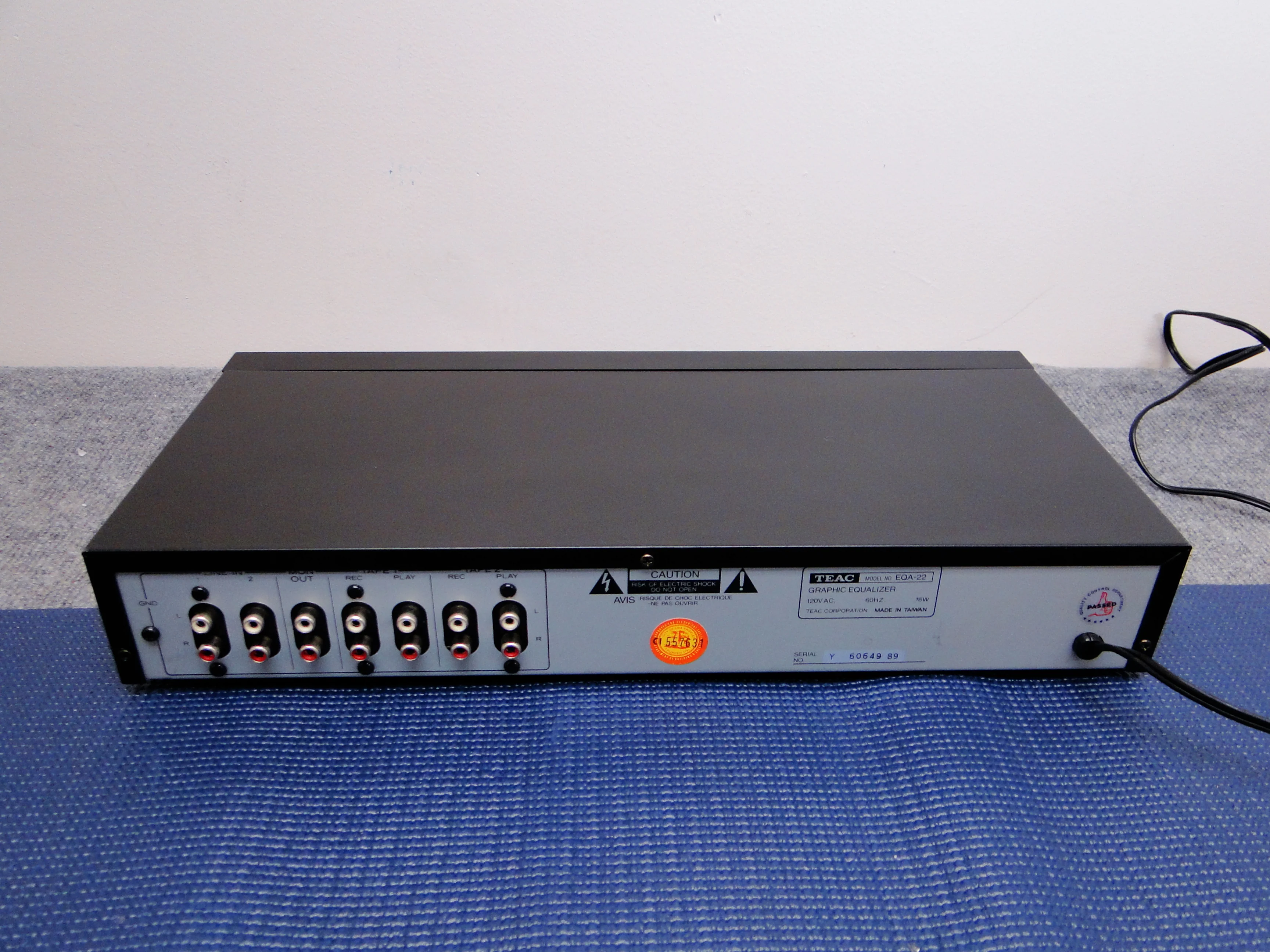 Teac EQA-22 Stereo Graphic Equalizer - Image 9