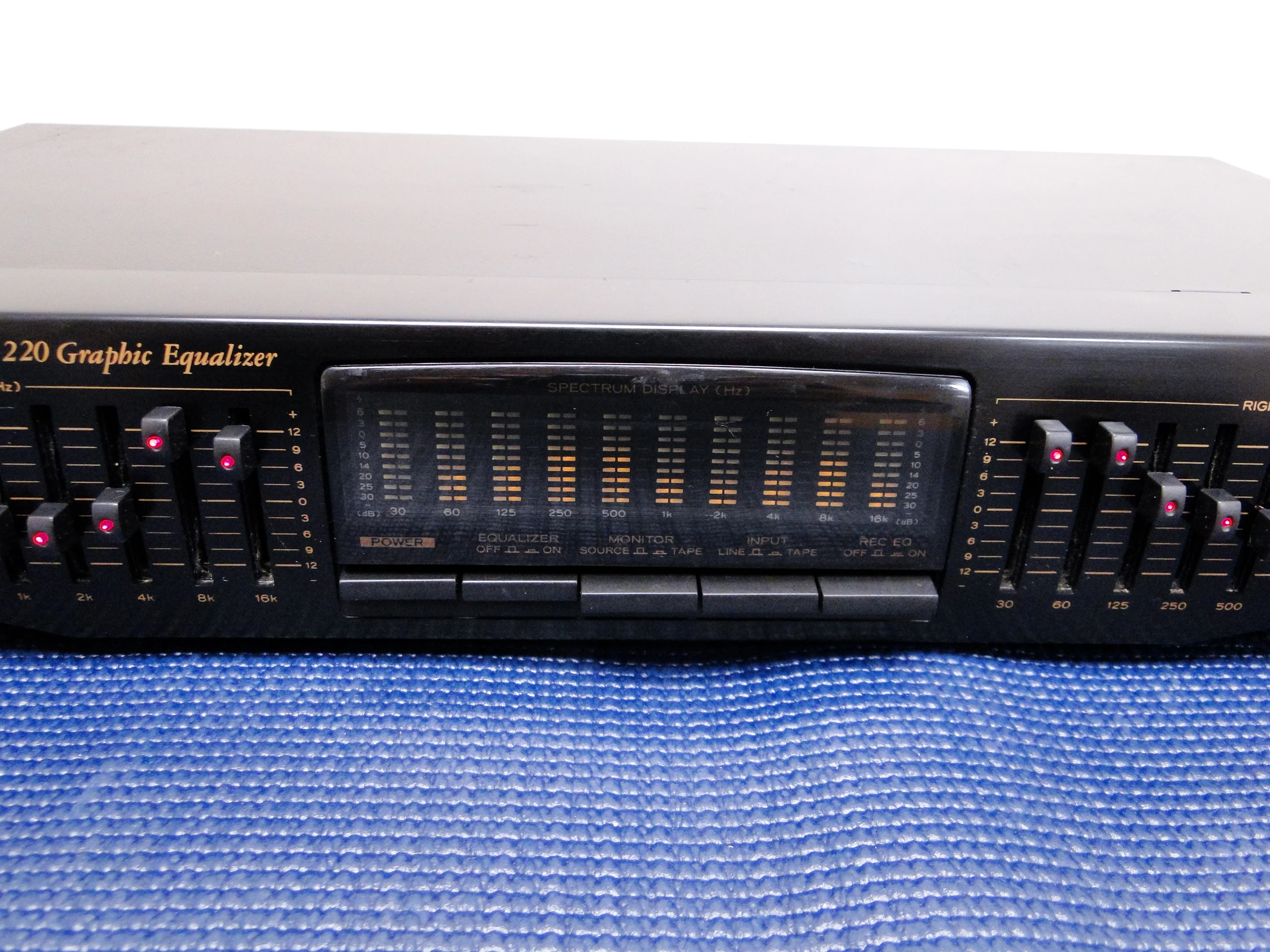 Teac EQA-220 Stereo Graphic Equalizer - Image 3