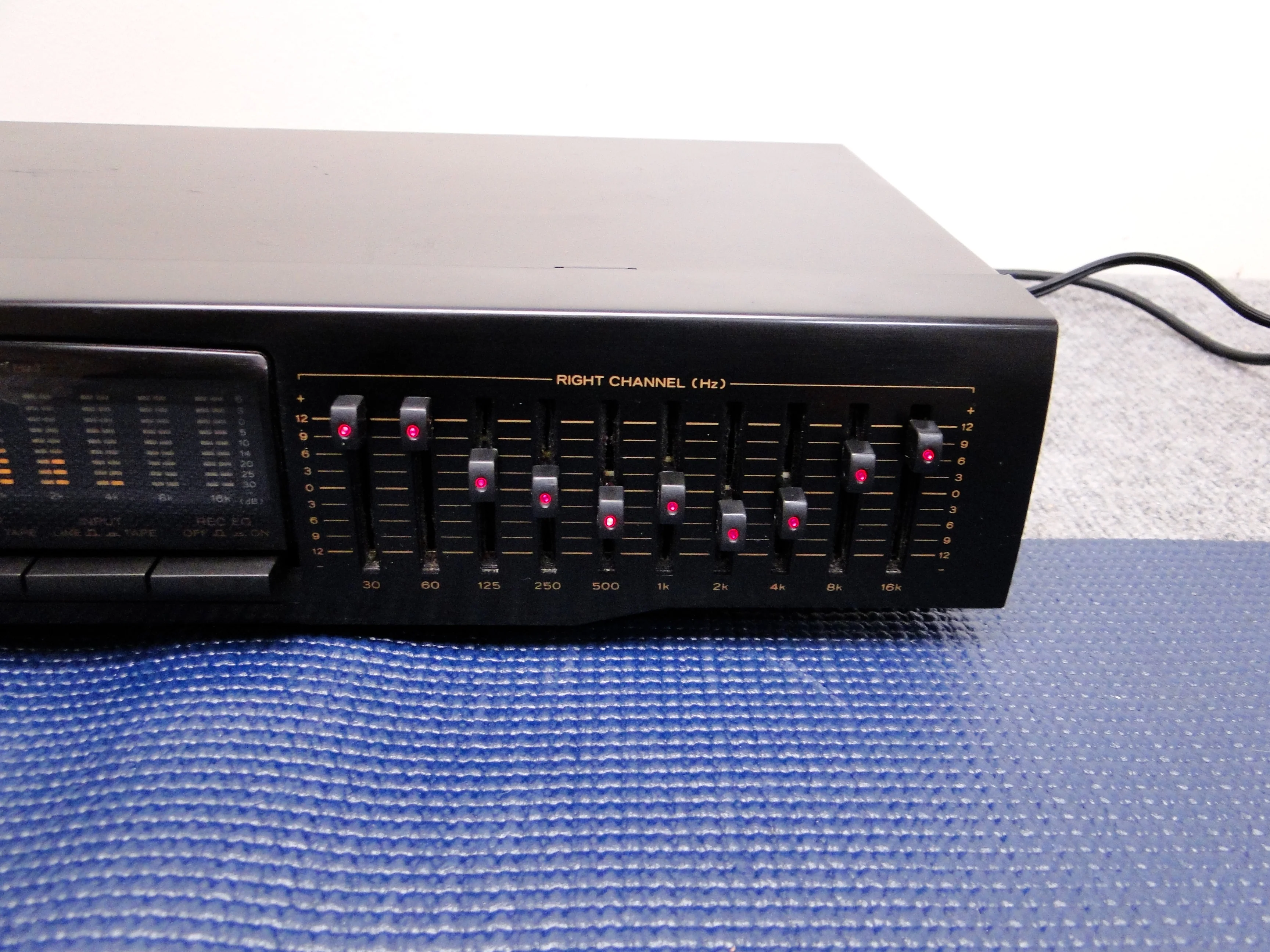 Teac EQA-220 Stereo Graphic Equalizer - Image 4
