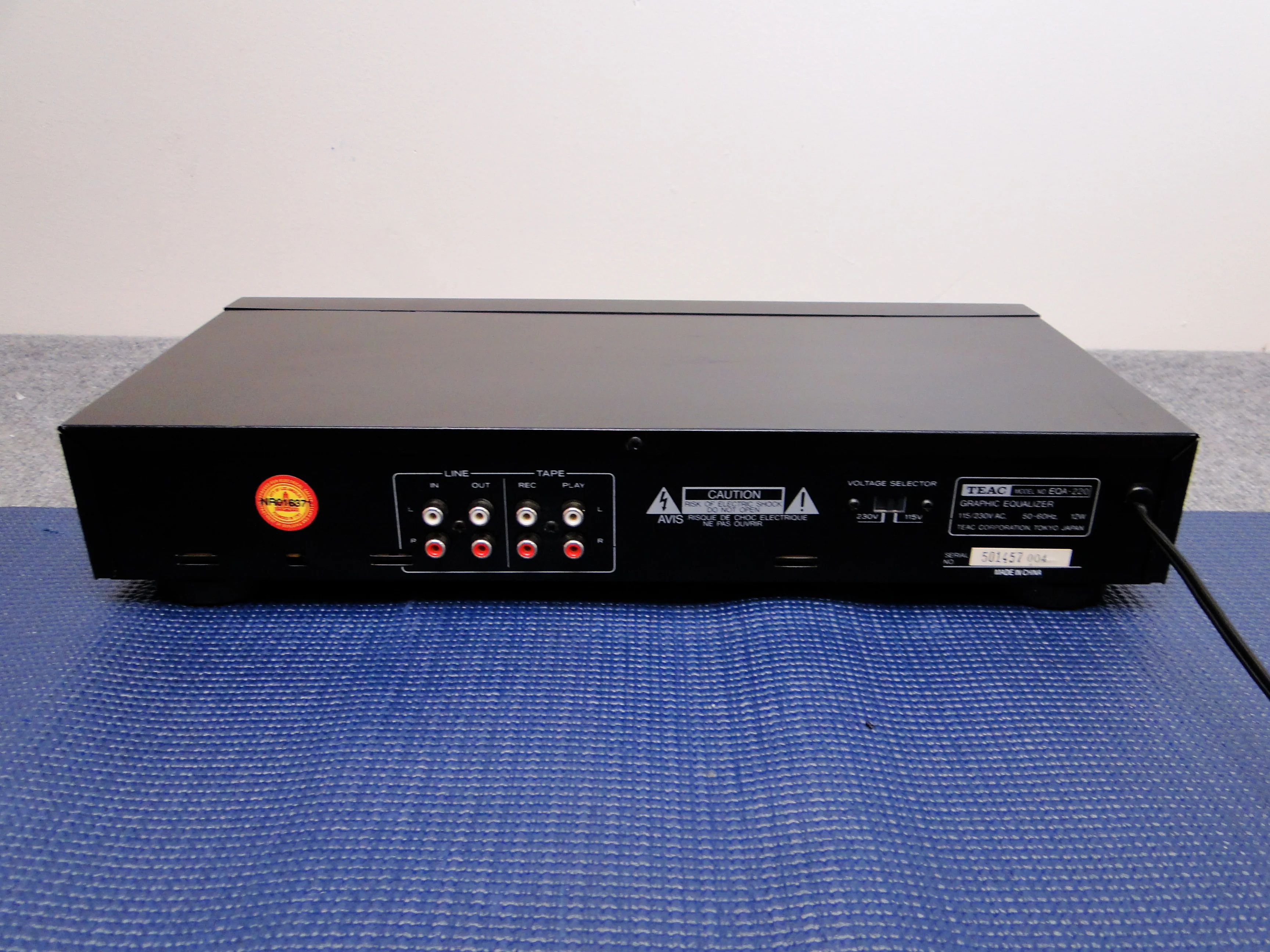 Teac EQA-220 Stereo Graphic Equalizer - Image 8