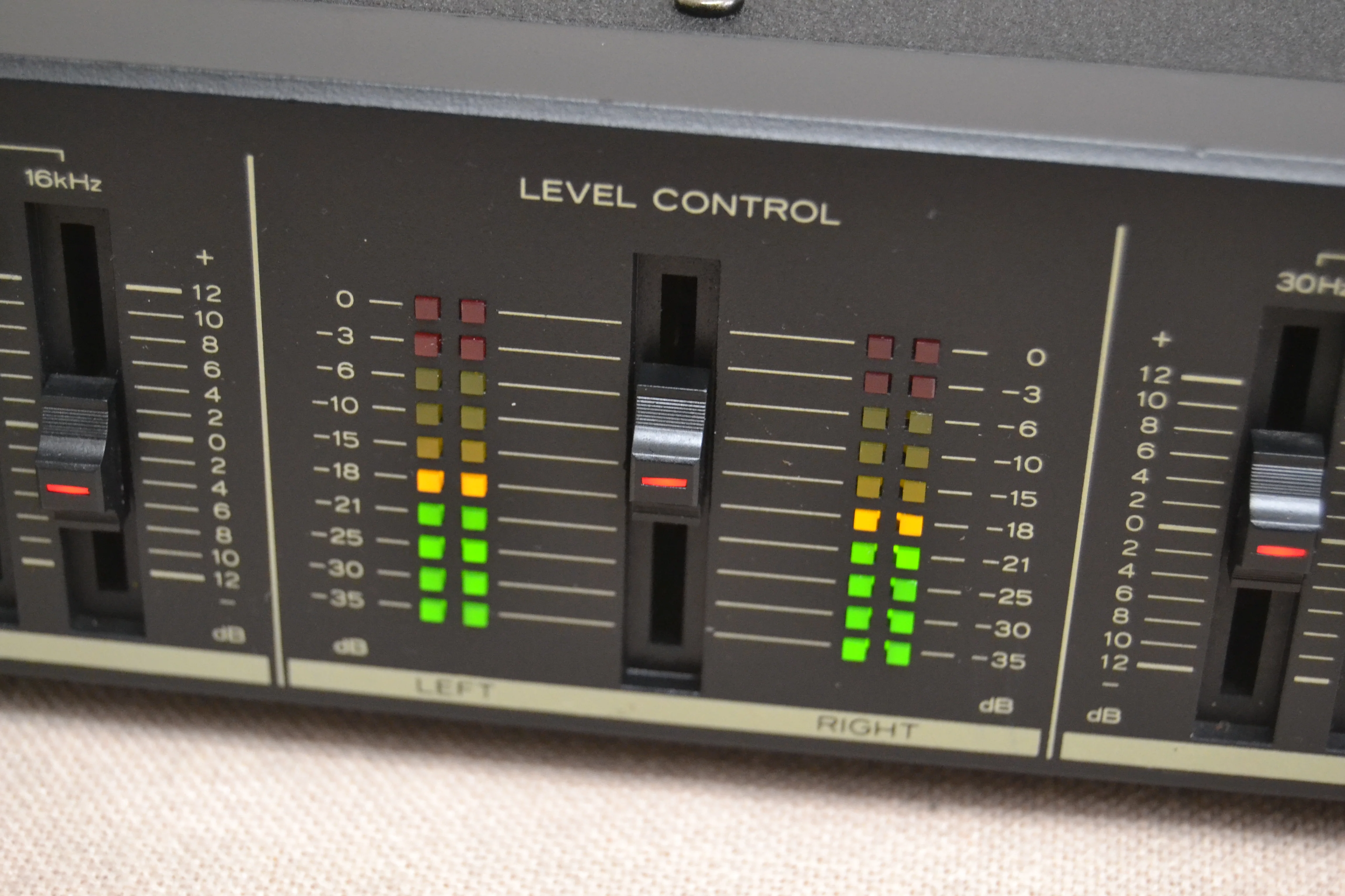 Teac EQA-5 Graphic Equalizer - Image 7