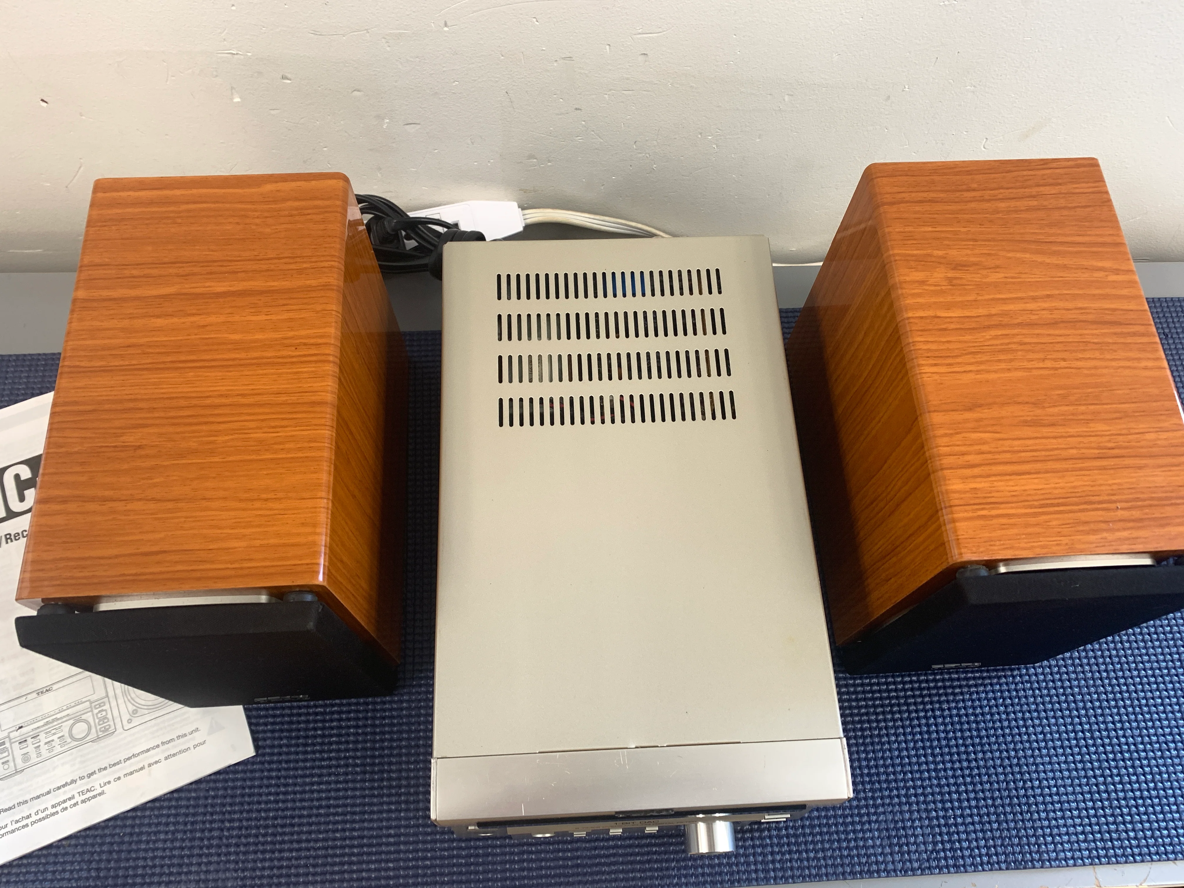 Teac MC-D80 * AM/FM/CD Mini Receiver * Speakers * Phono Input - Image 5