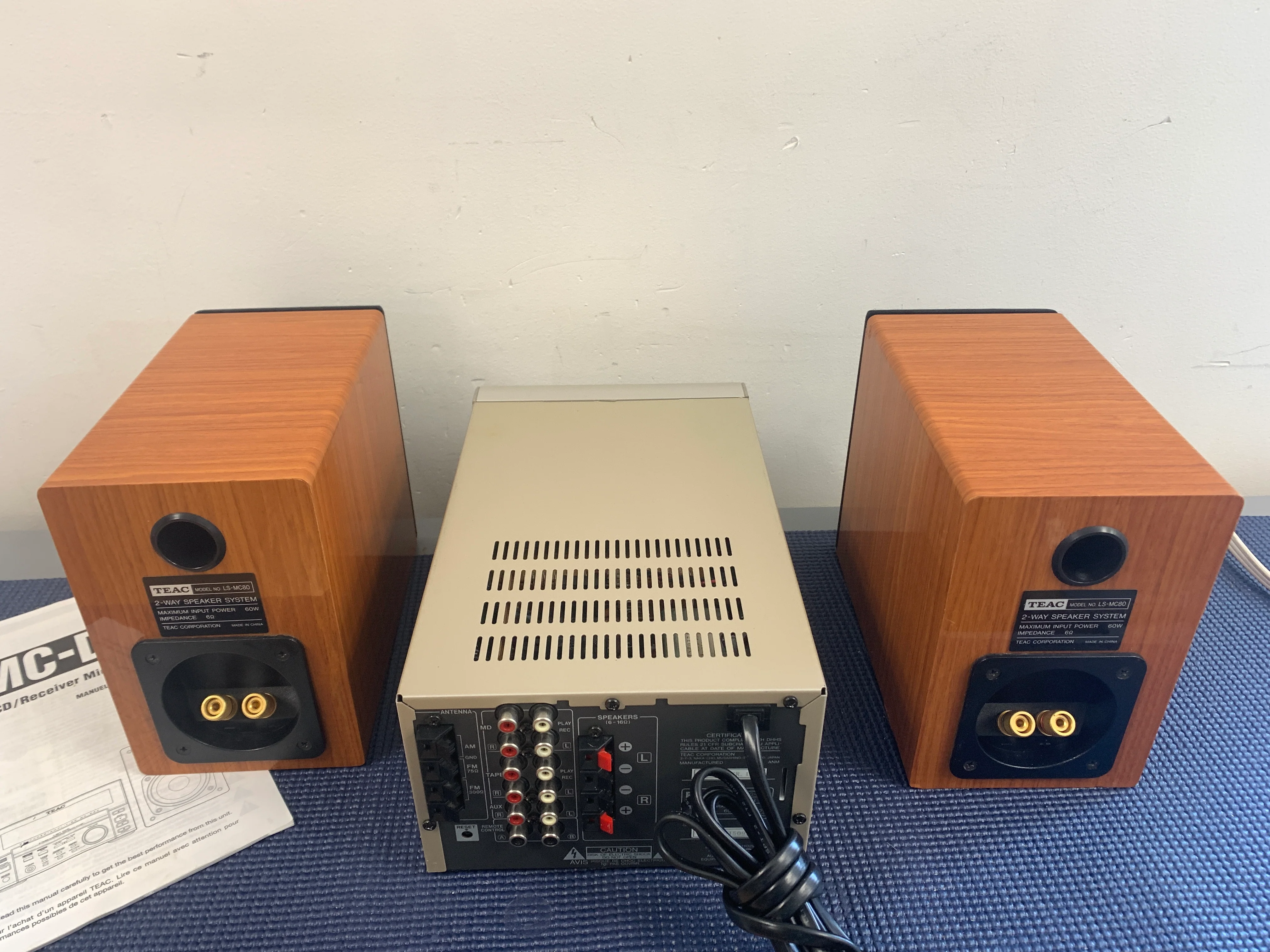 Teac MC-D80 * AM/FM/CD Mini Receiver * Speakers * Phono Input - Image 9