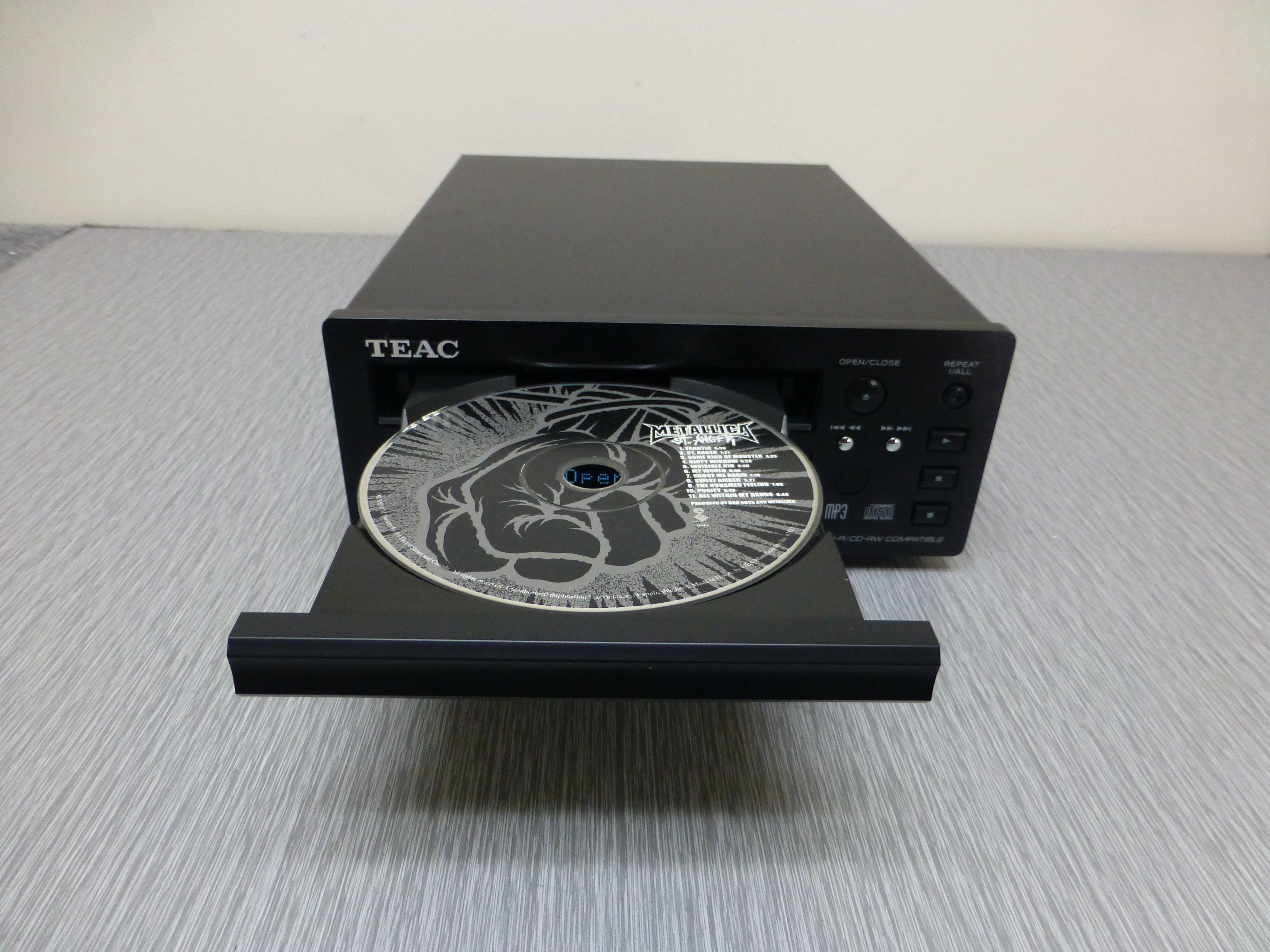 TEAC PD-H300 MKIII  Compact Disc Player (1997-09) - Image 2