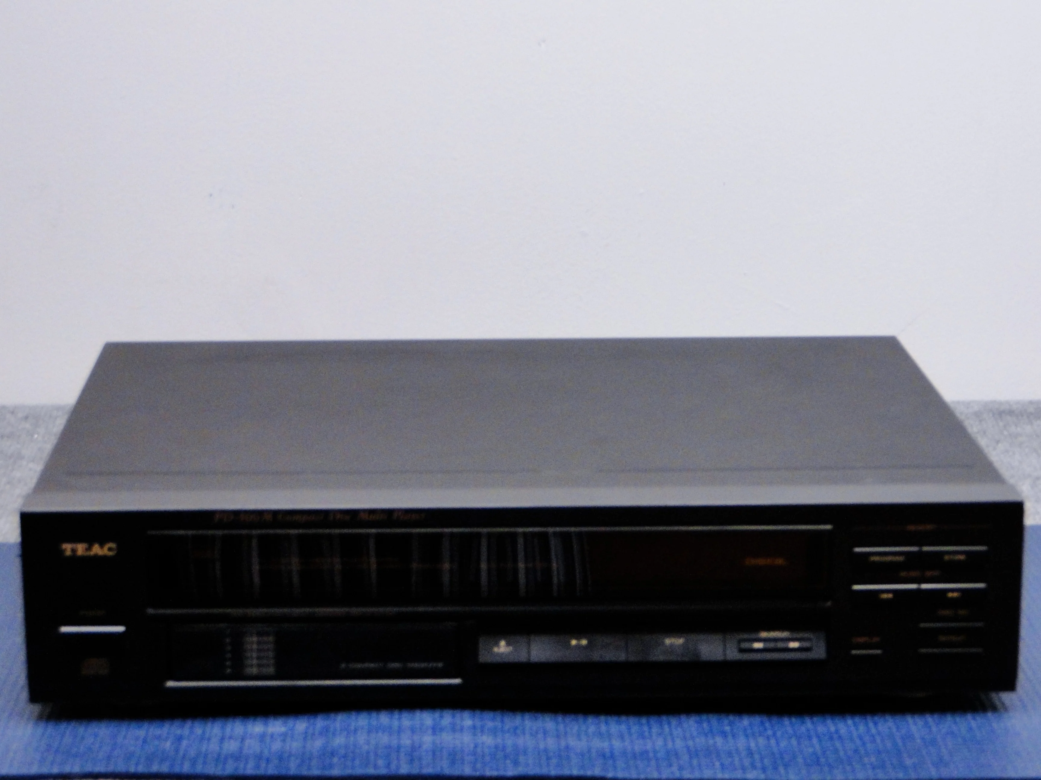 Teac PD-M500 CD Changer * 6 Disc Cartridge * Remote * Manual - Image 2