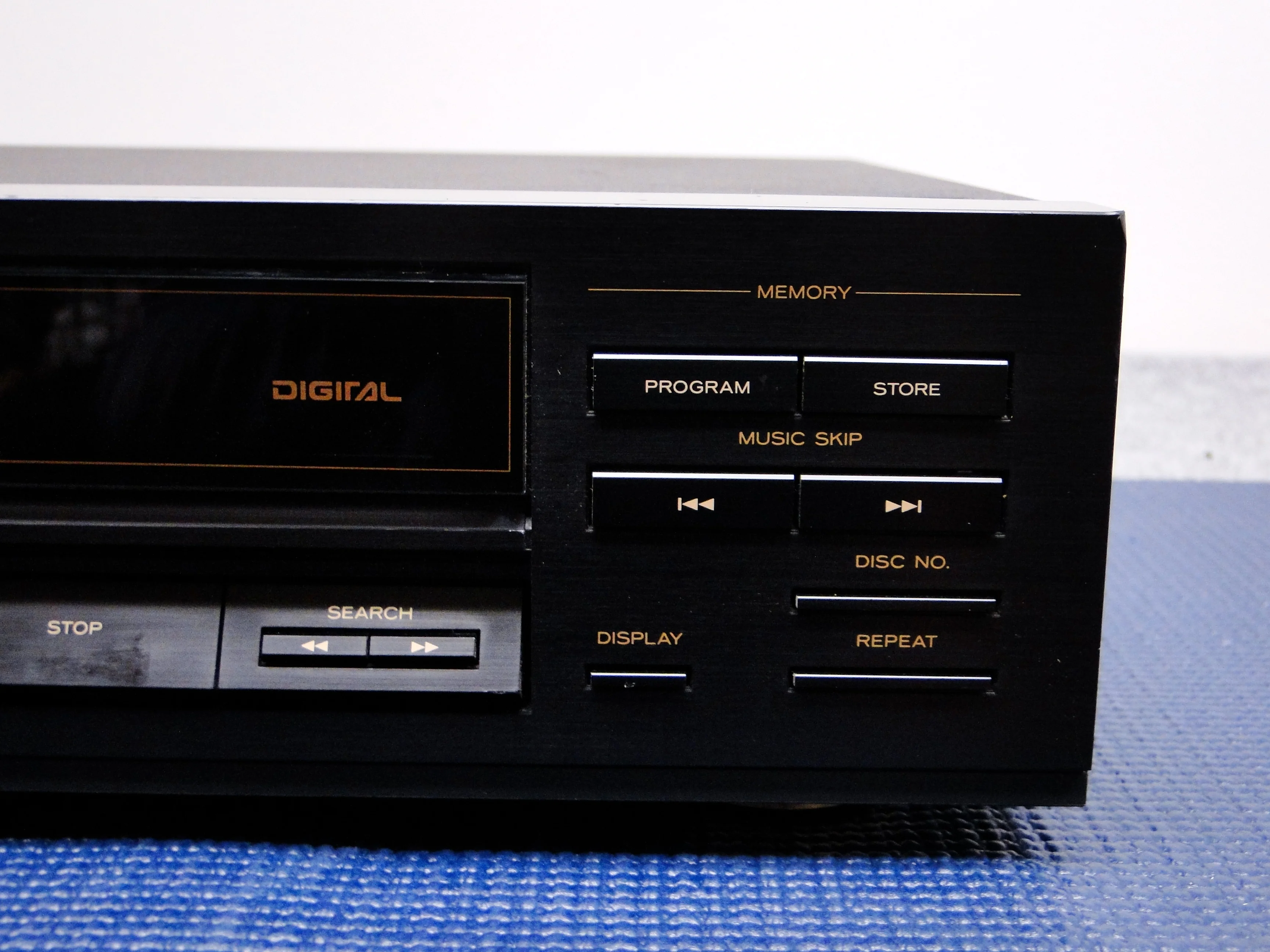Teac PD-M500 CD Changer * 6 Disc Cartridge * Remote * Manual - Image 4