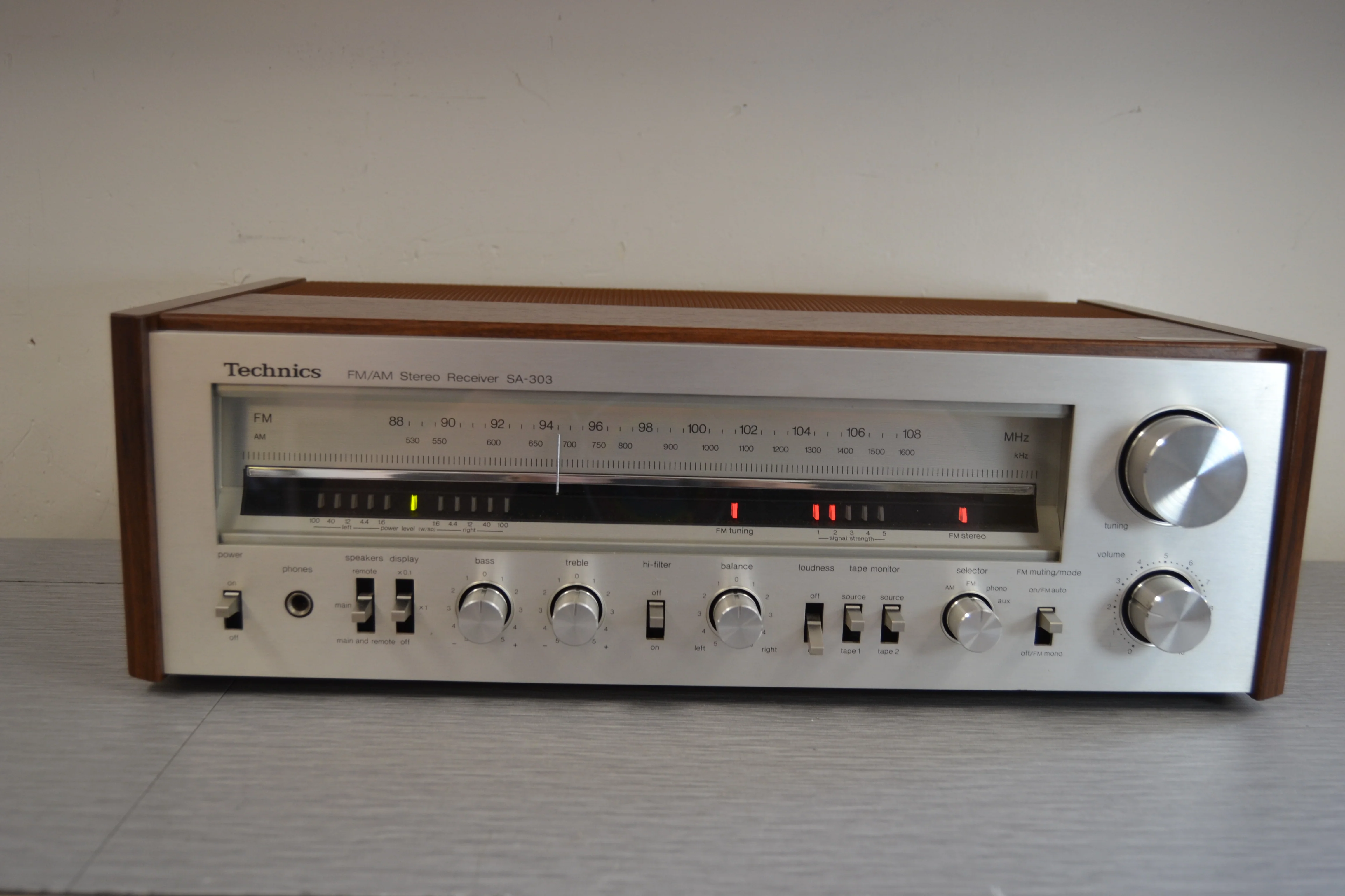 Technics SA-303 Stereo Receiver * 40W RMS * 1979