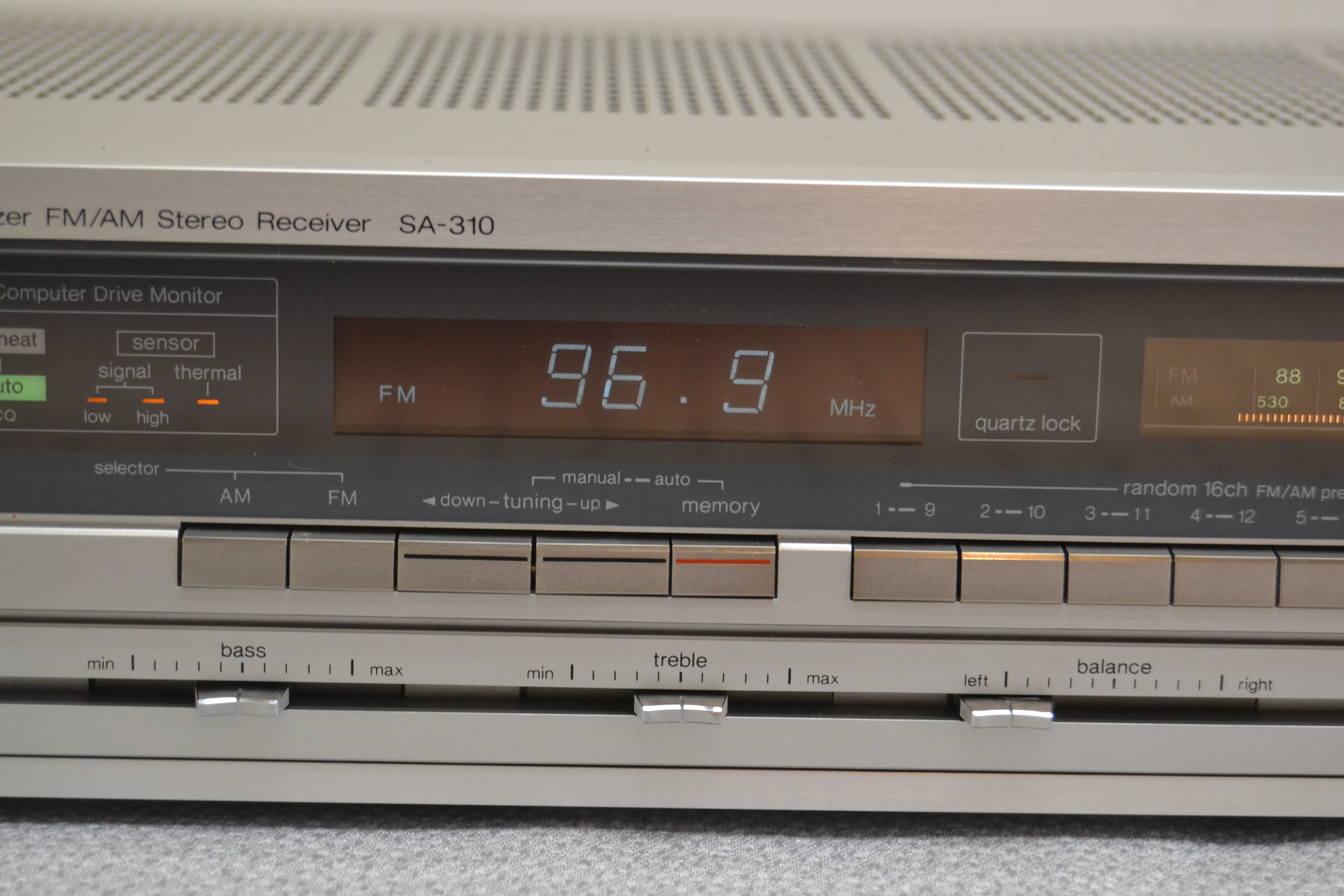 Technics SA-310 AM/FM Stereo Receiver (1982-84) * 35W RMS - Image 3