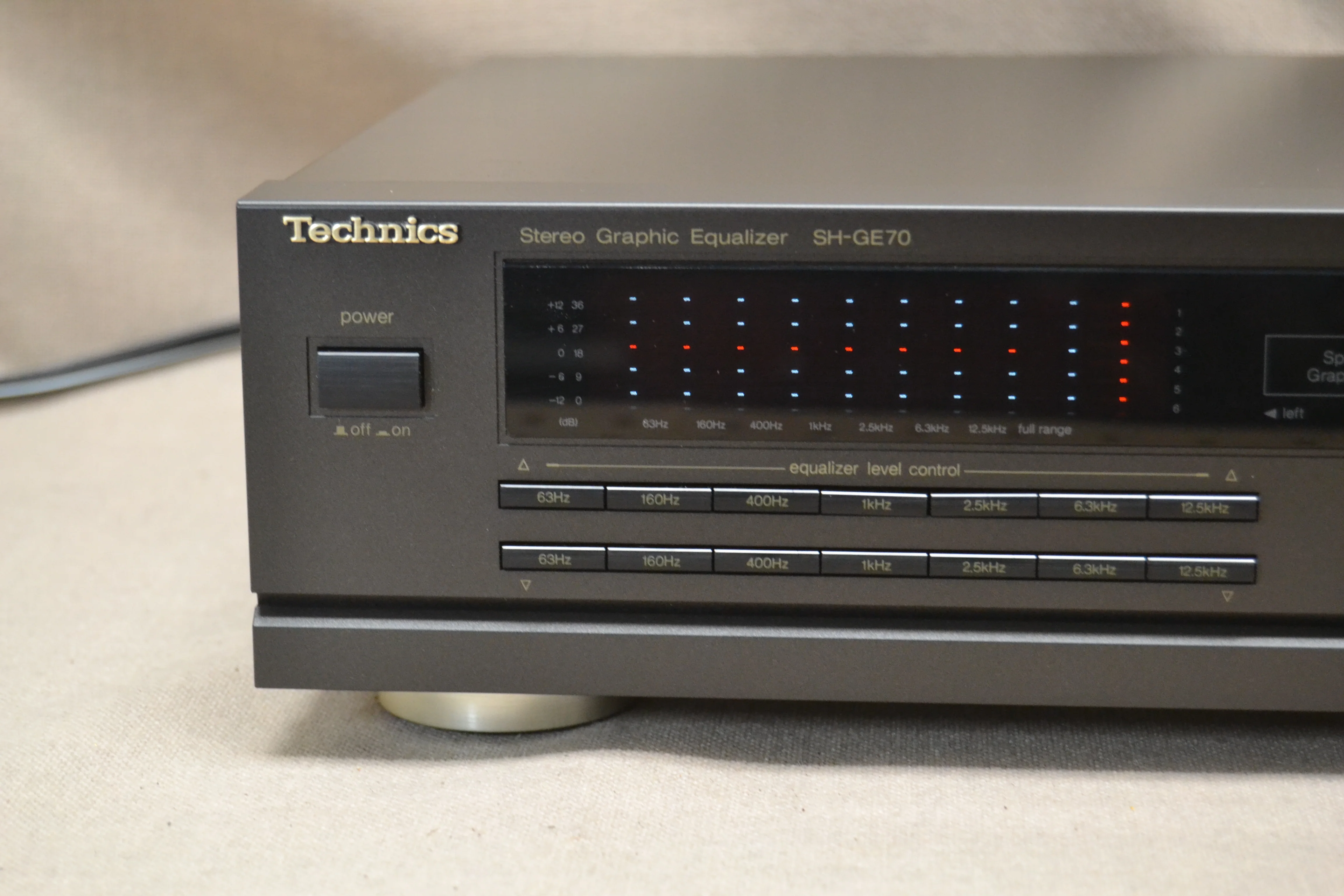 Technics SH-GE70 Stereo Graphic Equalizer (1990-93) - Image 2
