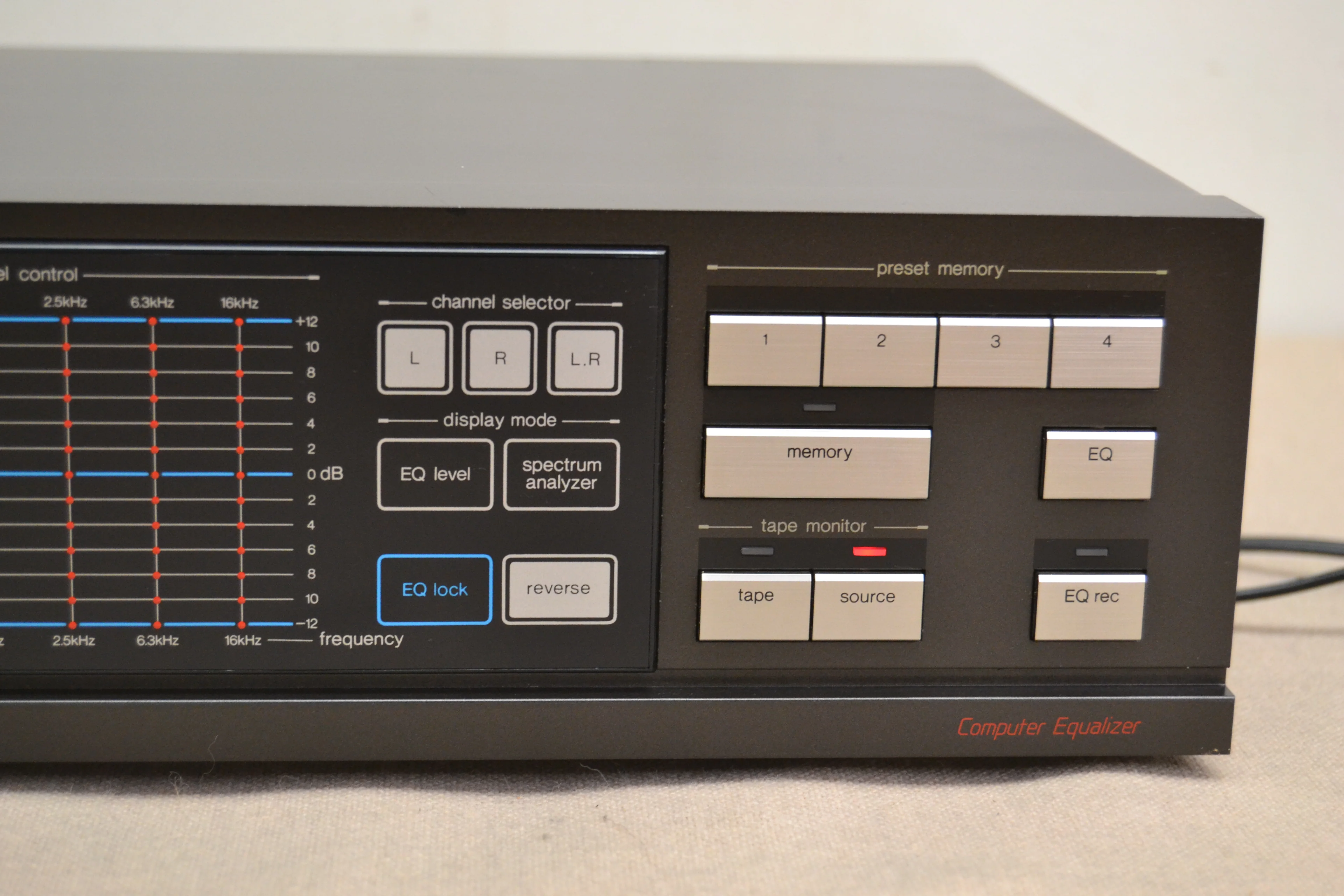 Technics SH-Z900 Graphic Equalizer with Spectrum Analyzer - Image 4
