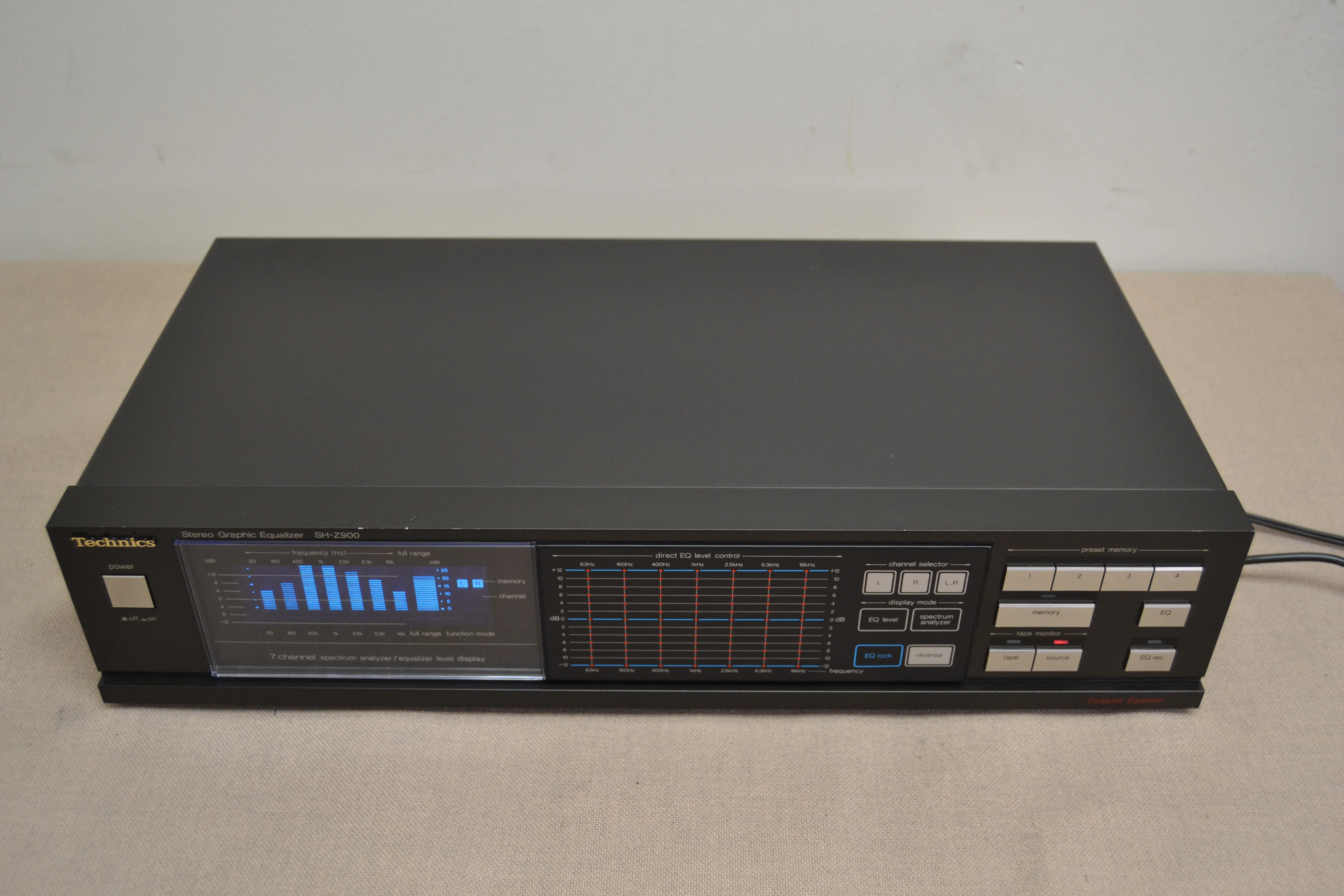 Technics SH-Z900 Graphic Equalizer with Spectrum Analyzer - Image 5