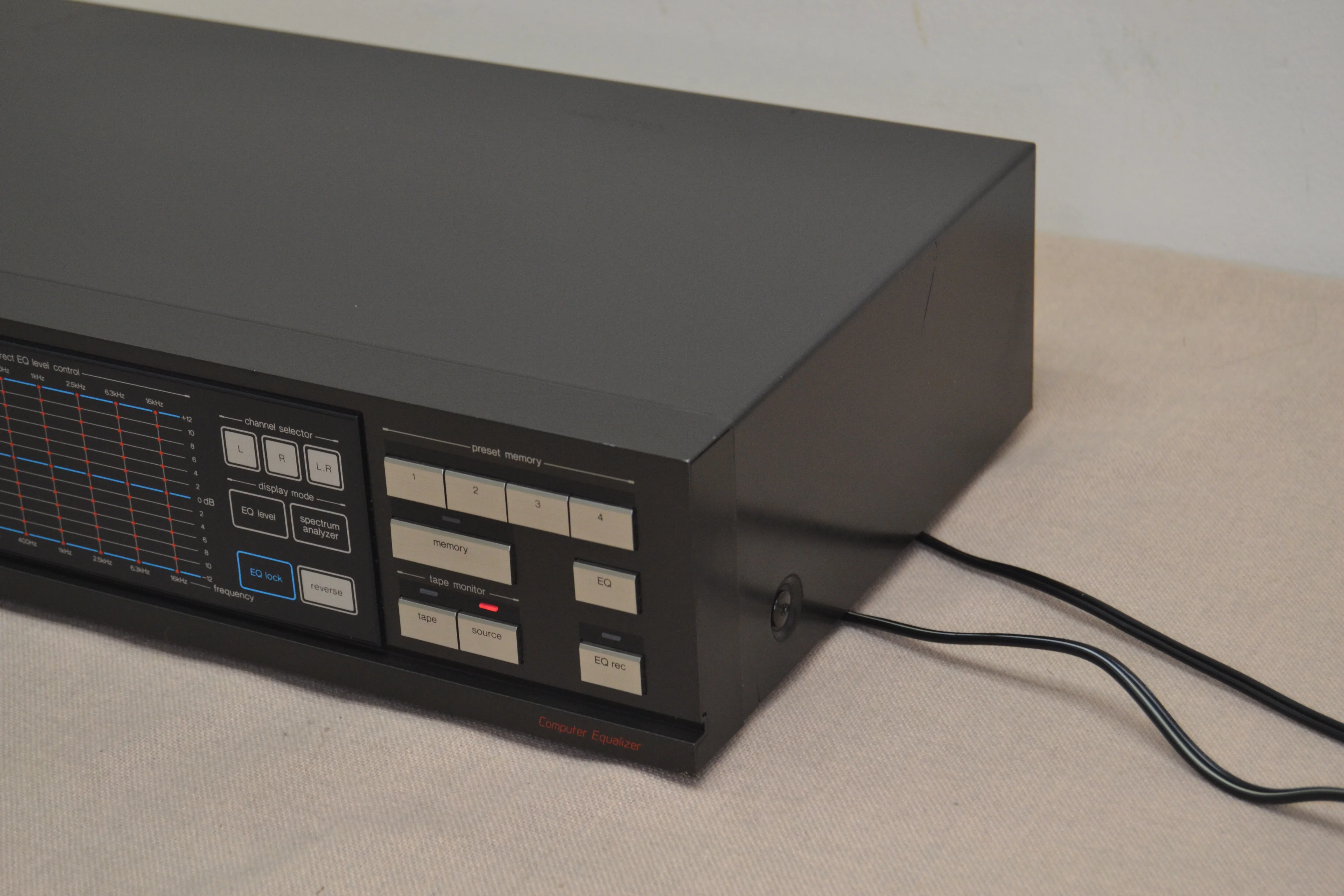 Technics SH-Z900 Graphic Equalizer with Spectrum Analyzer - Image 6