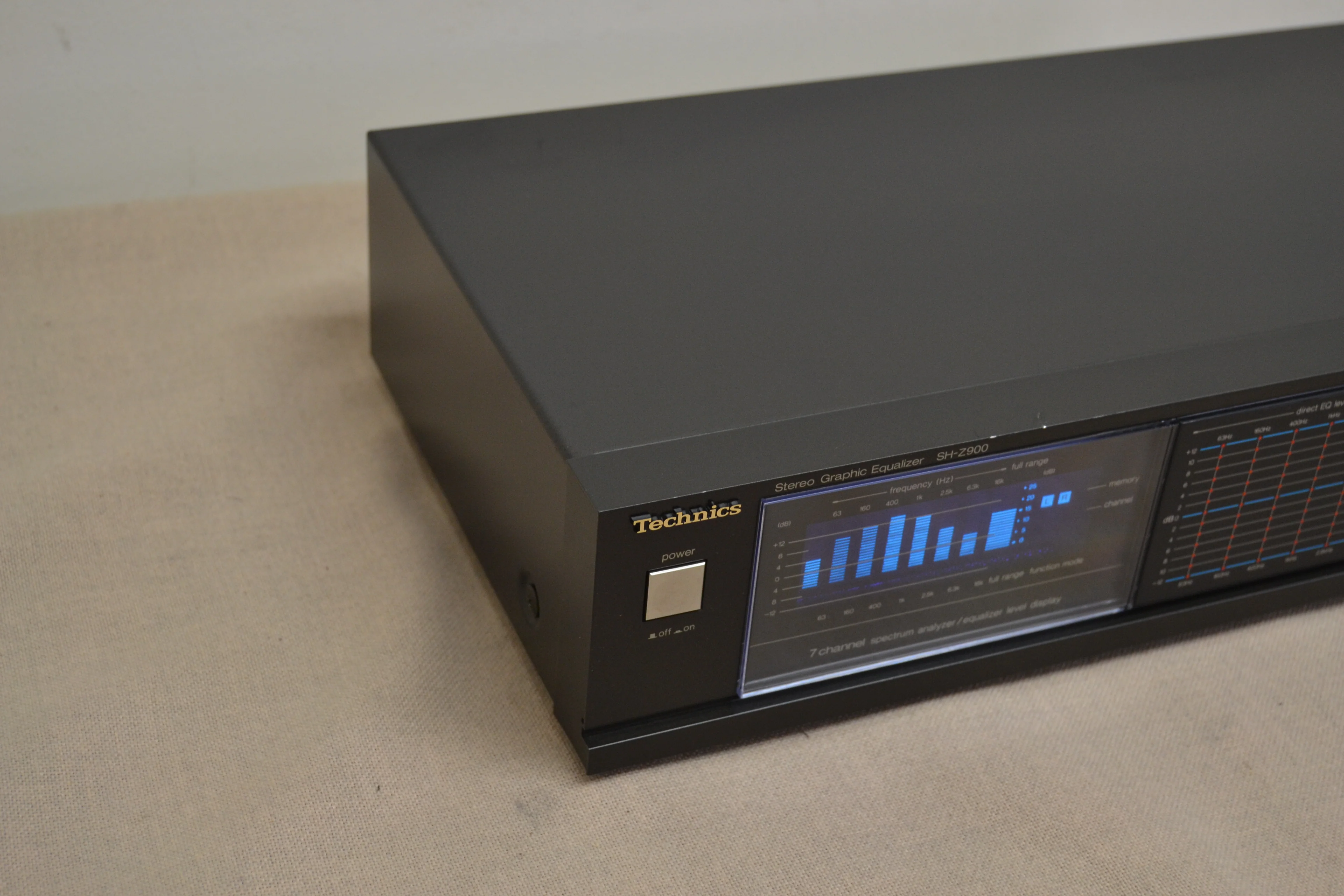Technics SH-Z900 Graphic Equalizer with Spectrum Analyzer - Image 7