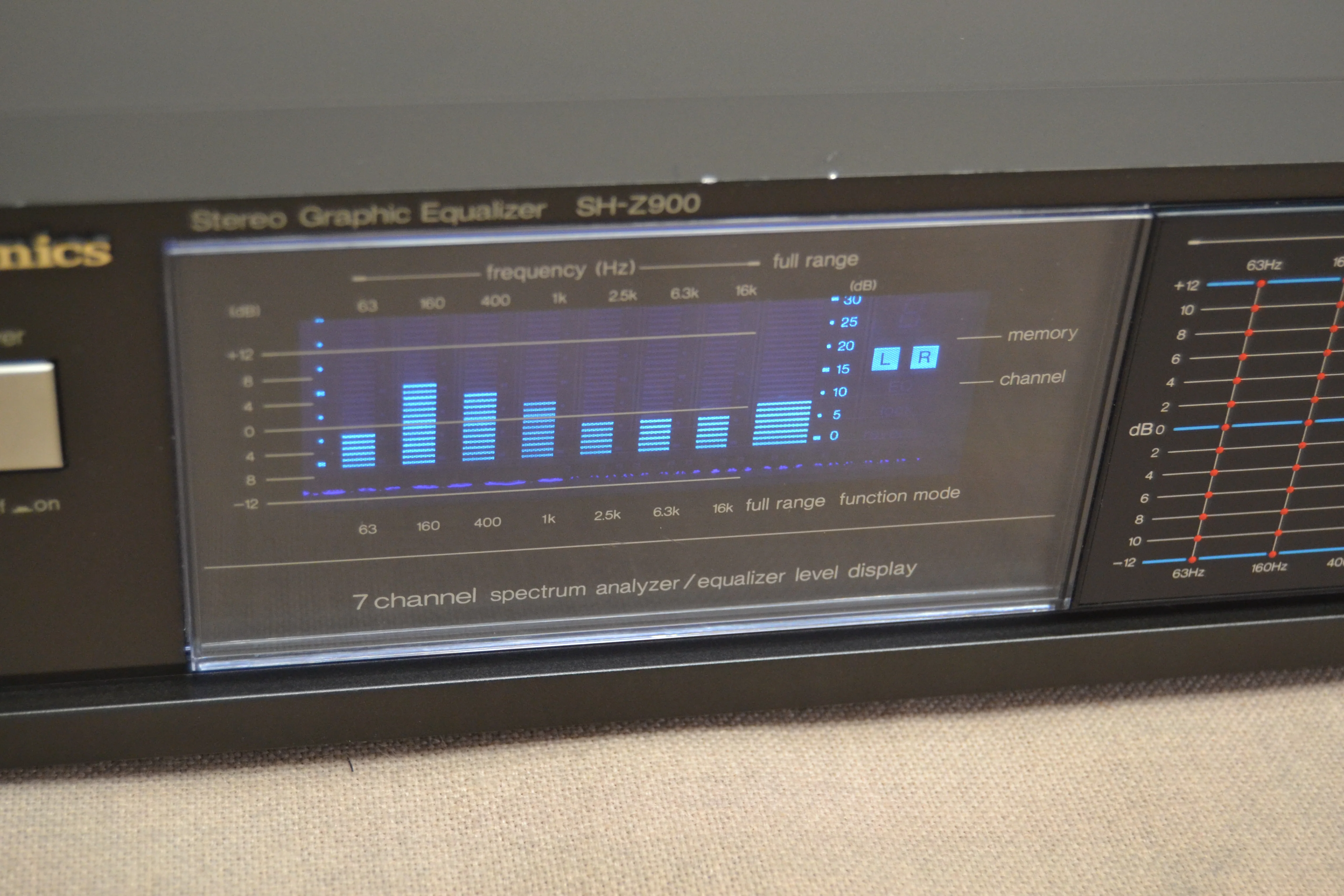 Technics SH-Z900 Graphic Equalizer with Spectrum Analyzer - Image 8