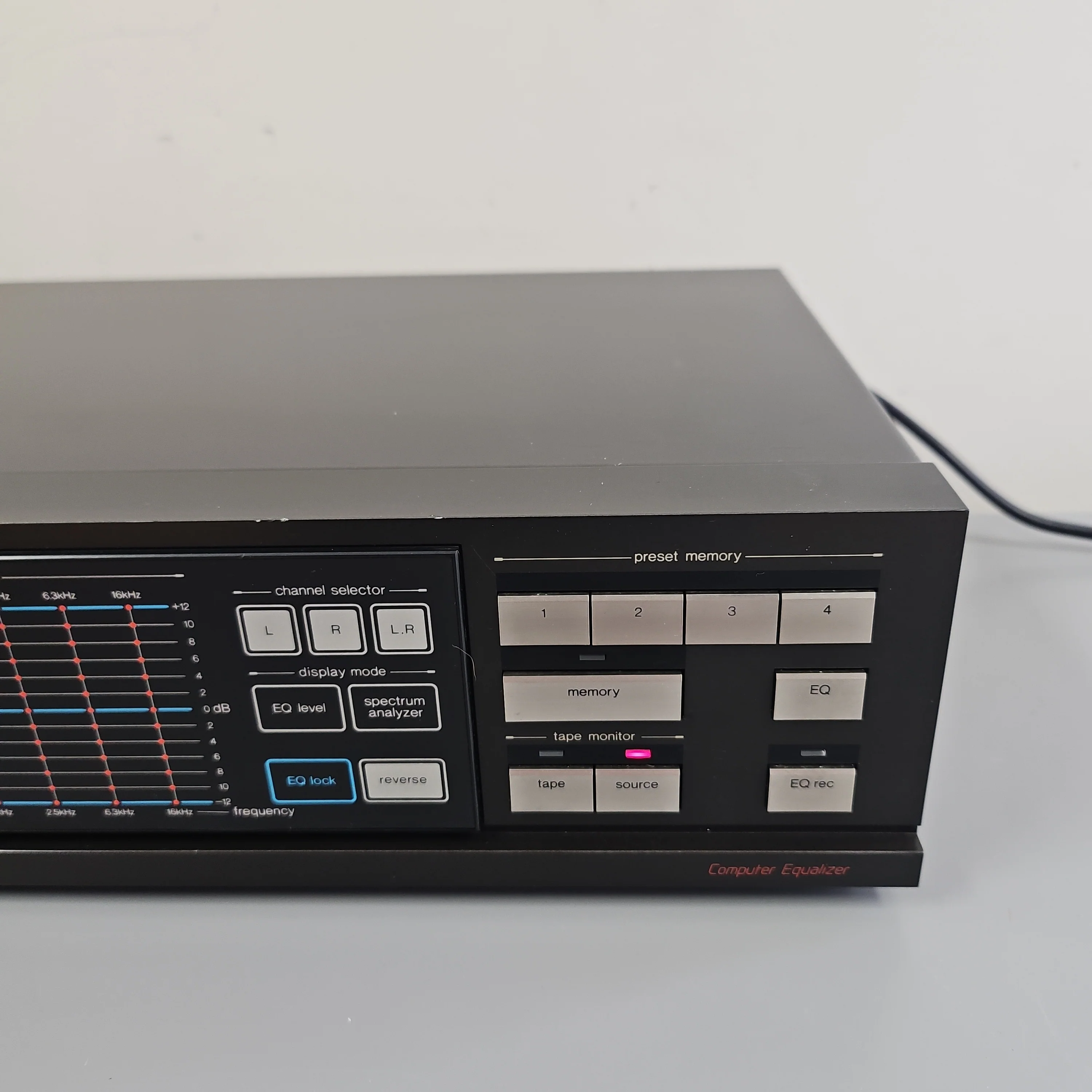 Technics SH-Z900 Graphic Equalizer with Spectrum Analyzer - Image 4