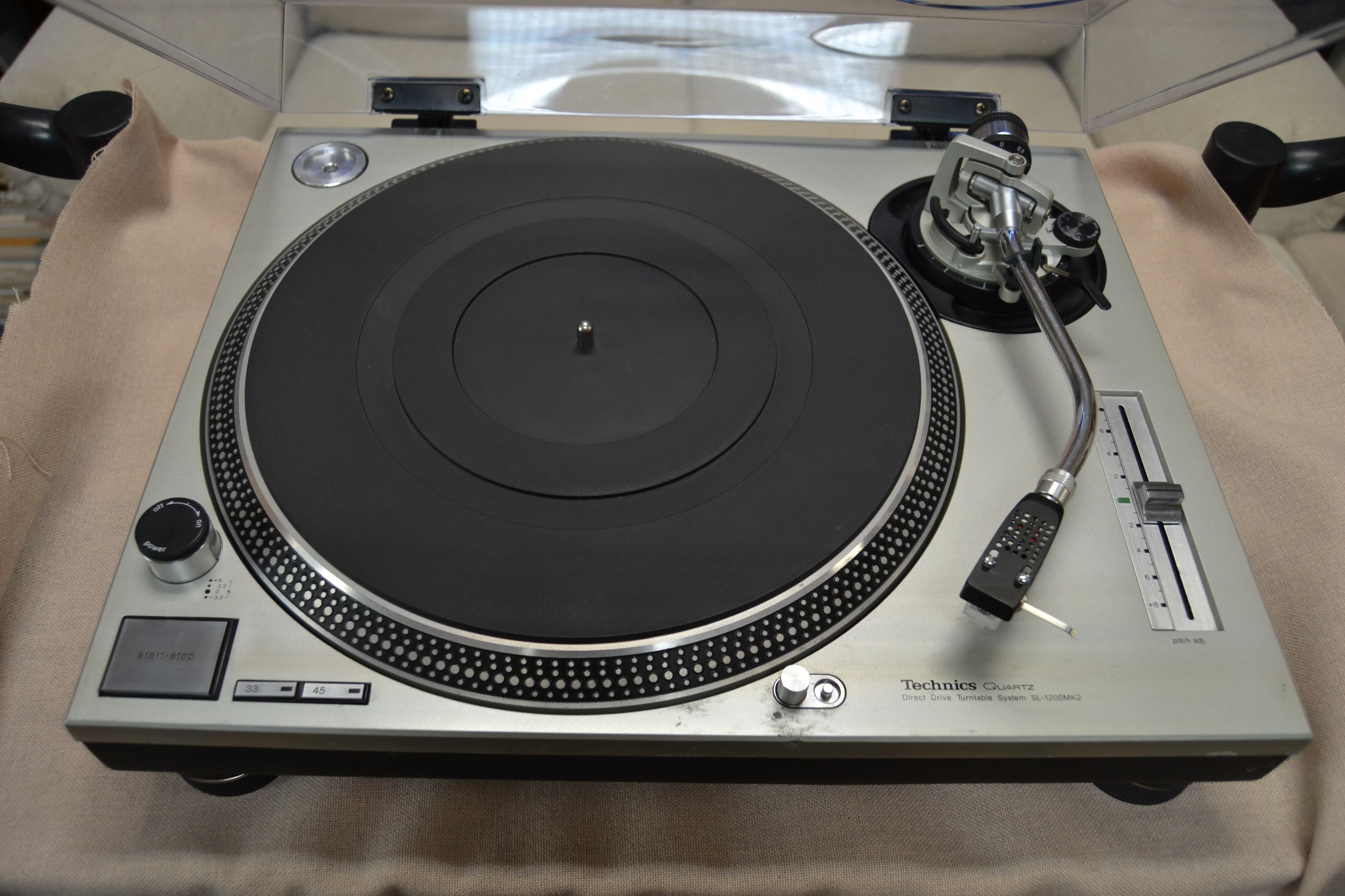 Technics SL-1200 MKII Direct Drive Turntable - Image 4