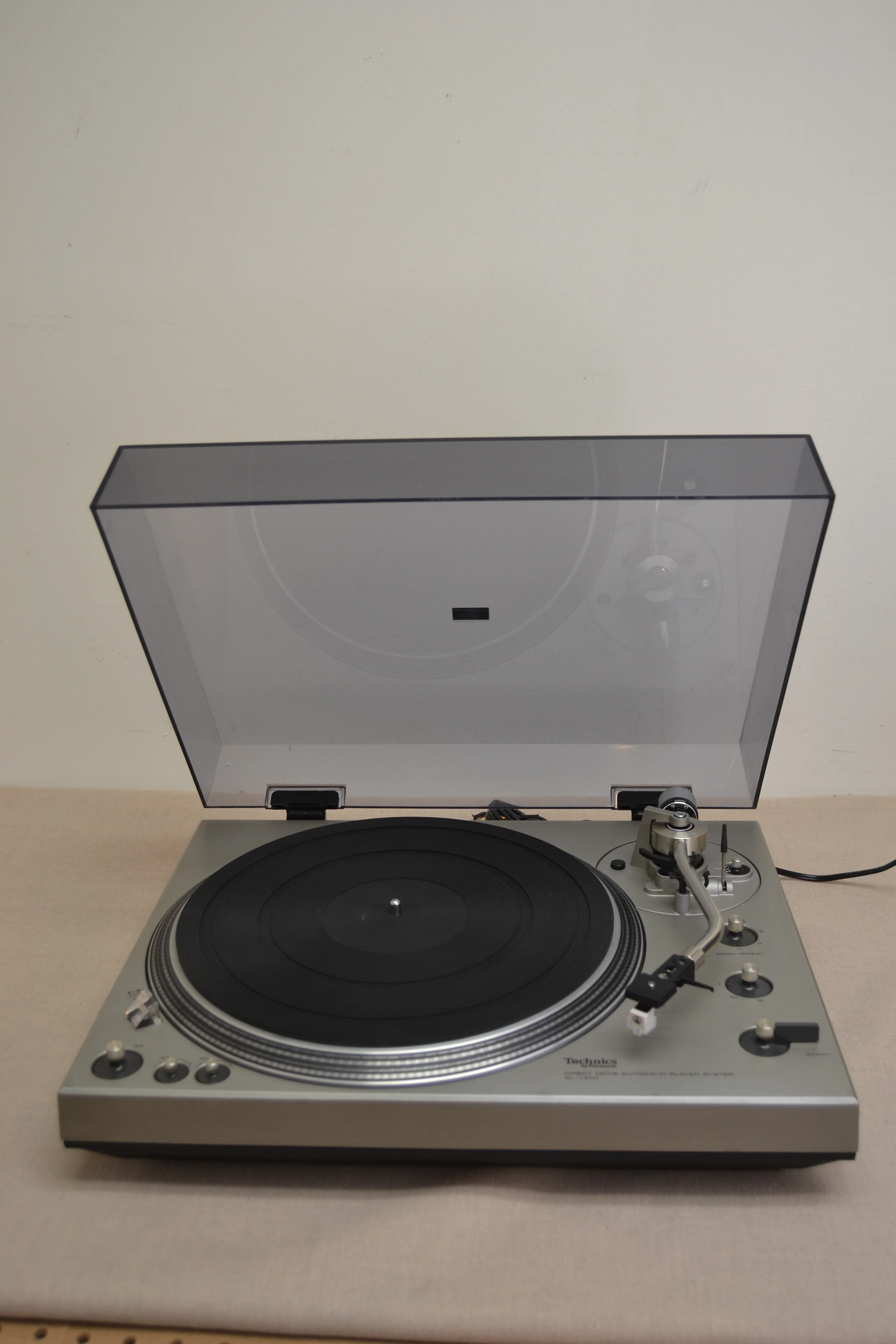 Technics SL-1300 Direct Drive Turntable * NEW Audio Technica AT-3600 Cartridge * 1975