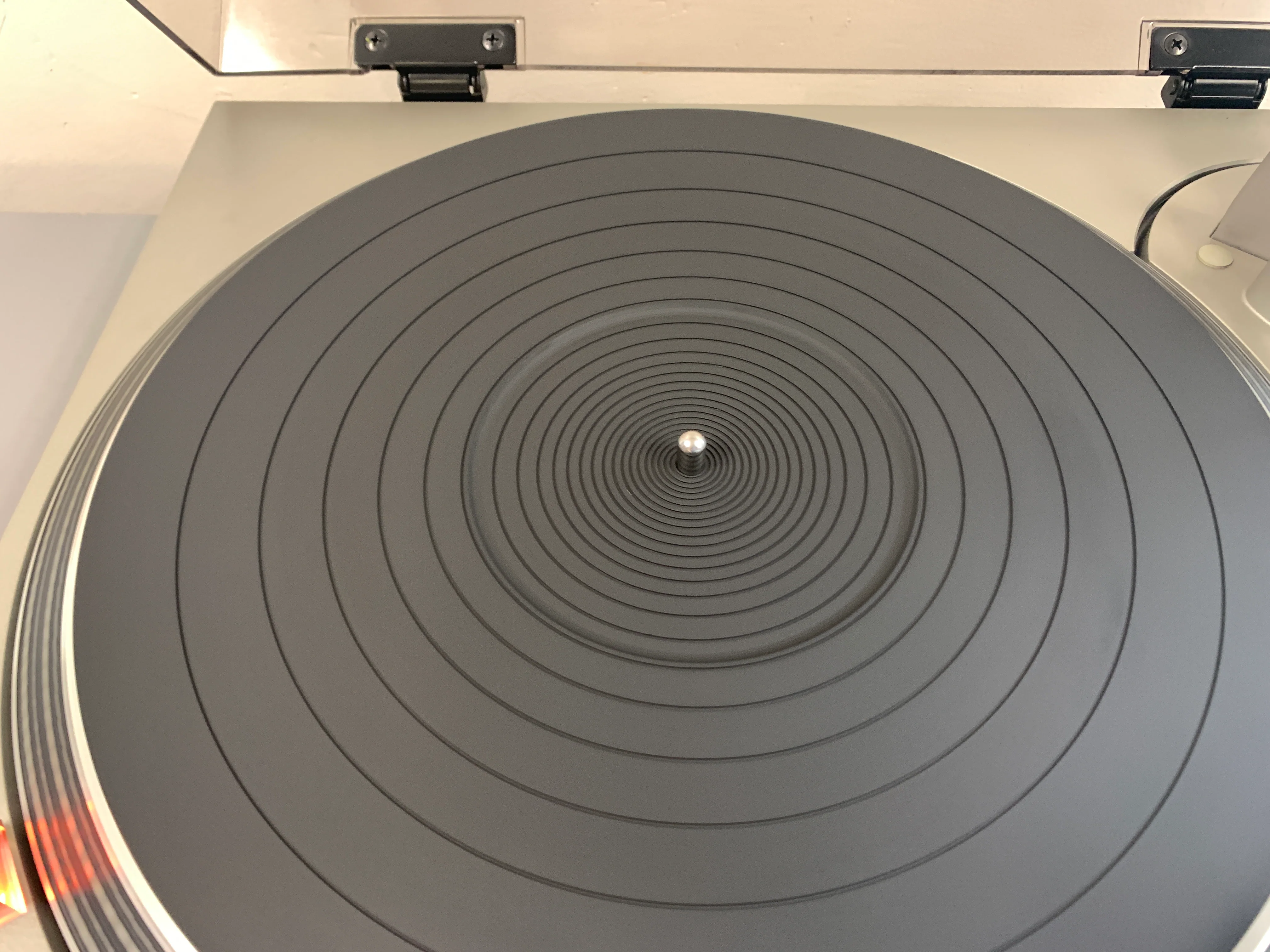 Technics SL-1700 Semi Automatic Direct Drive Turntable * New AT Cartridge - Image 3